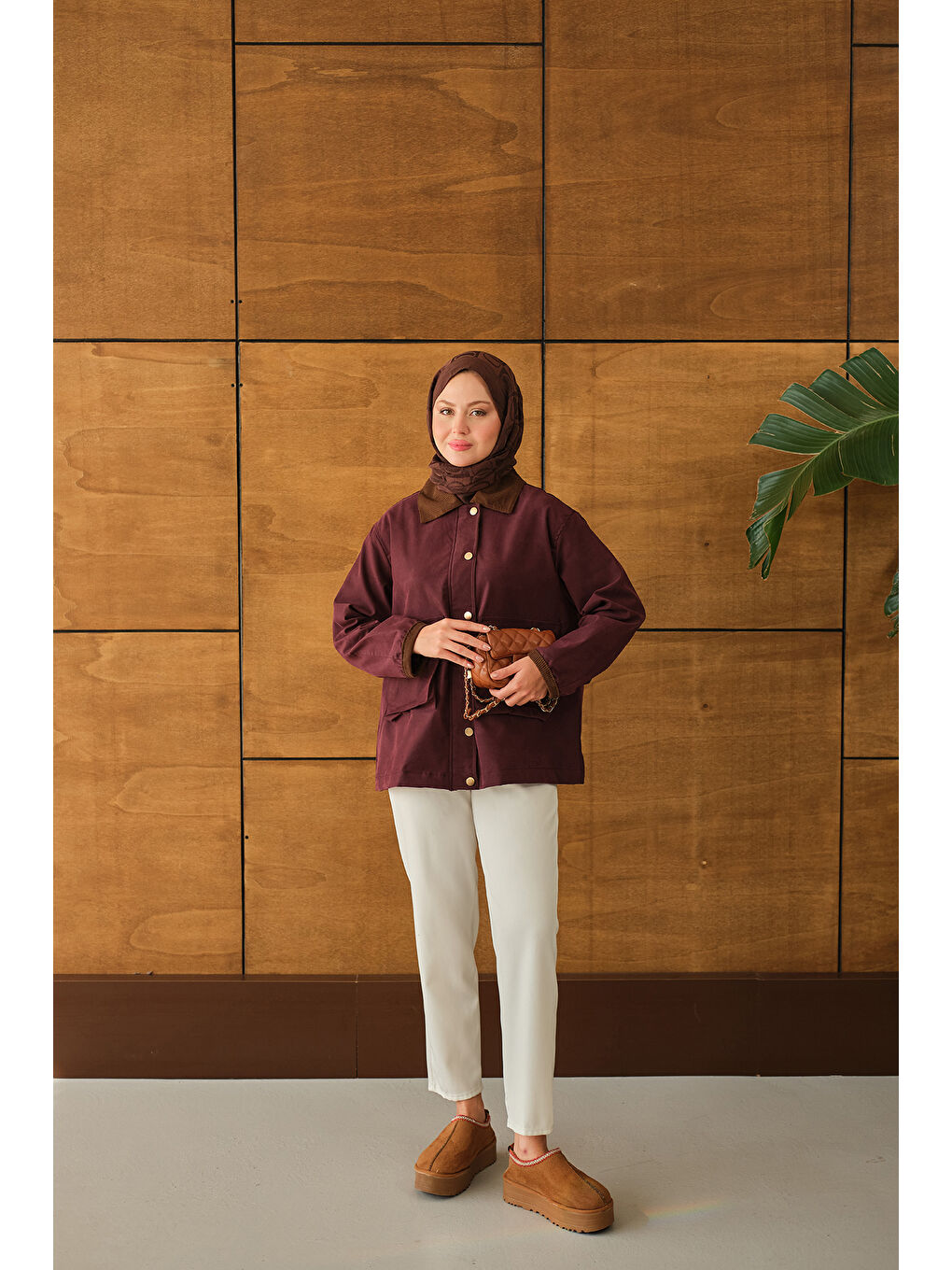 Kadın Yakası Ve Bilekleri Kadife Detaylı Ceket Bordo-4