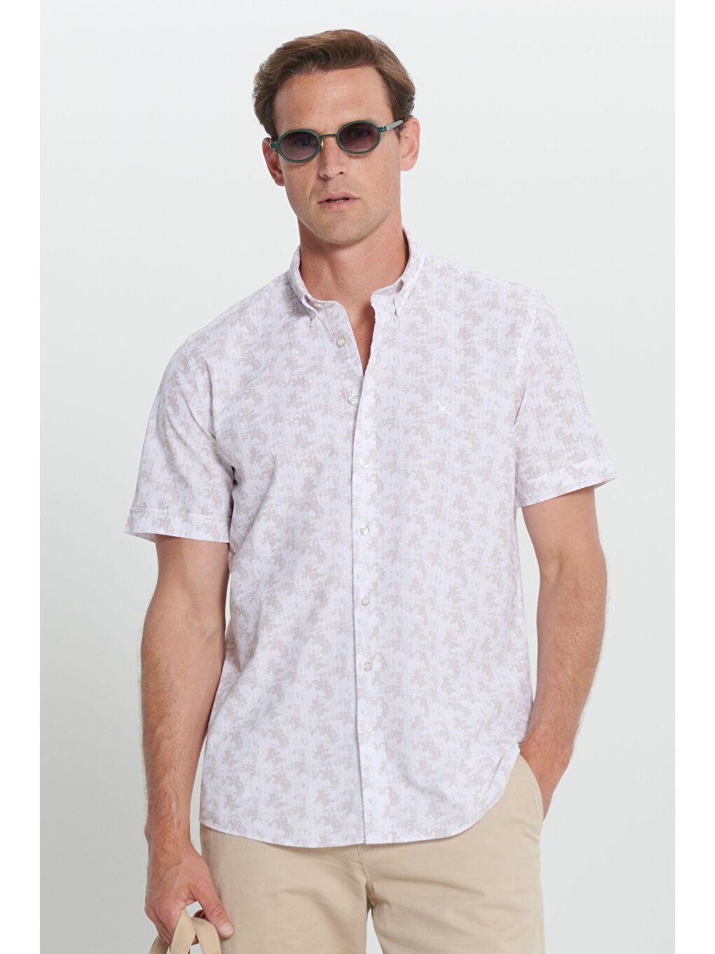 Erkek Beyaz-Bej Slim Fit Dar Kesim %100 Pamuk Düğmeli Yaka Baskılı Gömlek