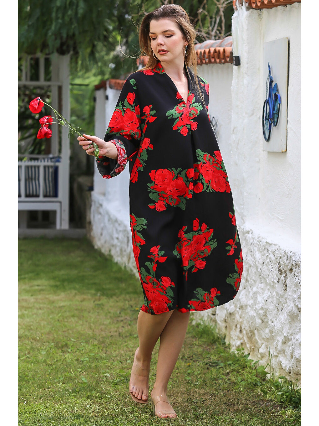 Siyah-Kırmızı V Yaka Düğmeli Uzun Kollu Gizli Cepli Allover Baskılı Viskon Dokuma Elbise 115 58-3