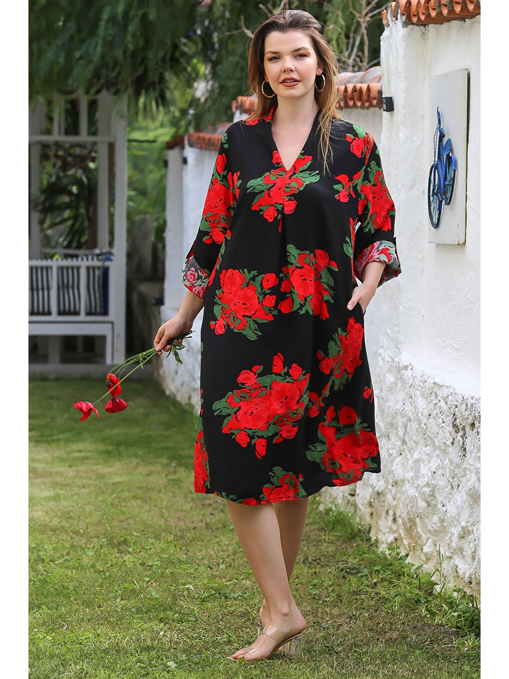 Siyah-Kırmızı V Yaka Düğmeli Uzun Kollu Gizli Cepli Allover Baskılı Viskon Dokuma Elbise 115 58-4