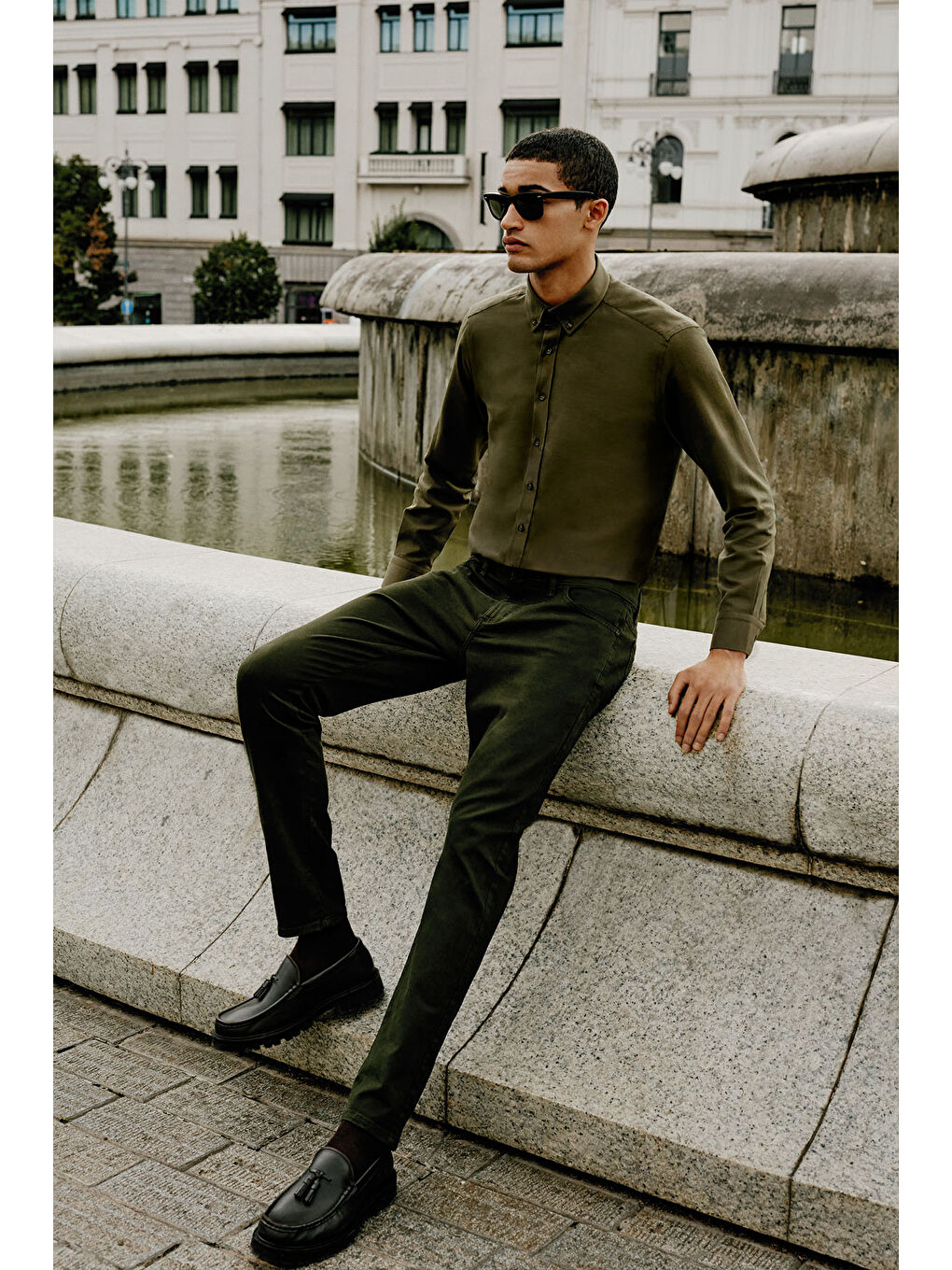 Erkek Haki Tailored Slim Fit Dar Kesim Düğmeli Yaka Oxford Gömlek-2