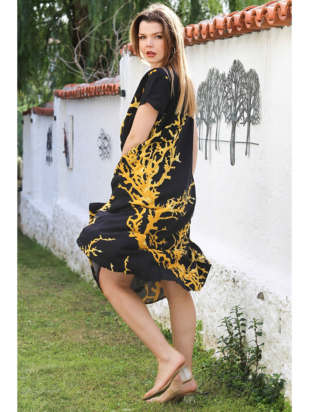 Siyah V Yaka Düşük Kol Allover Baskılı Casual Viskon Dokuma Elbise 115 66-4