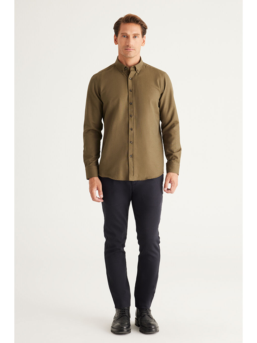 Erkek Haki Tailored Slim Fit Dar Kesim Düğmeli Yaka Oxford Gömlek-6