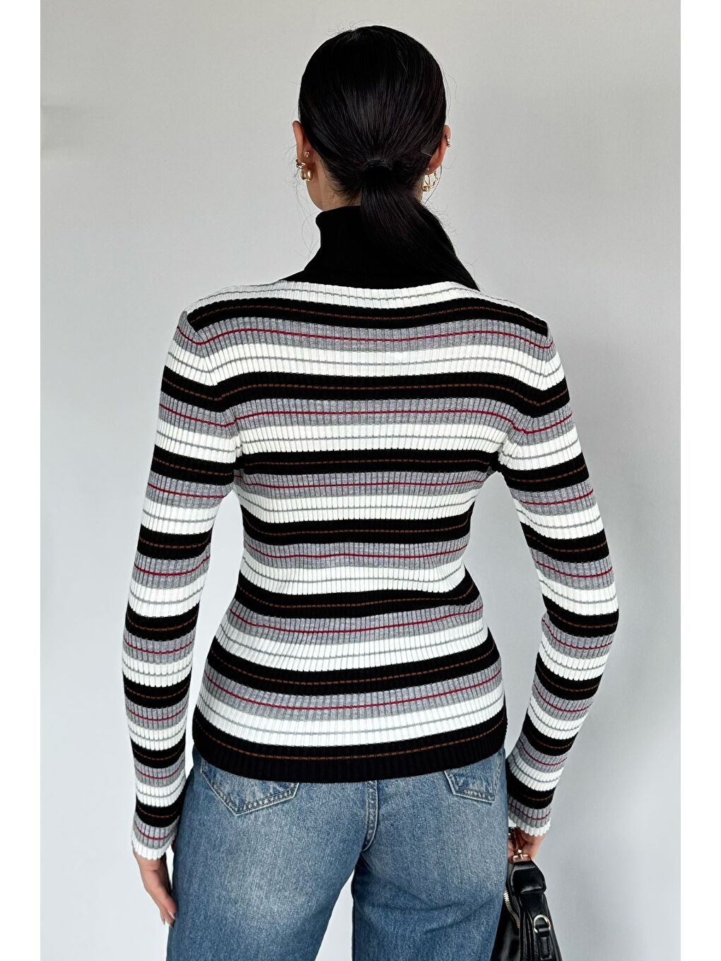 Siyah Kadın Boğazlı Çizgi Desenli Triko Bluz-3