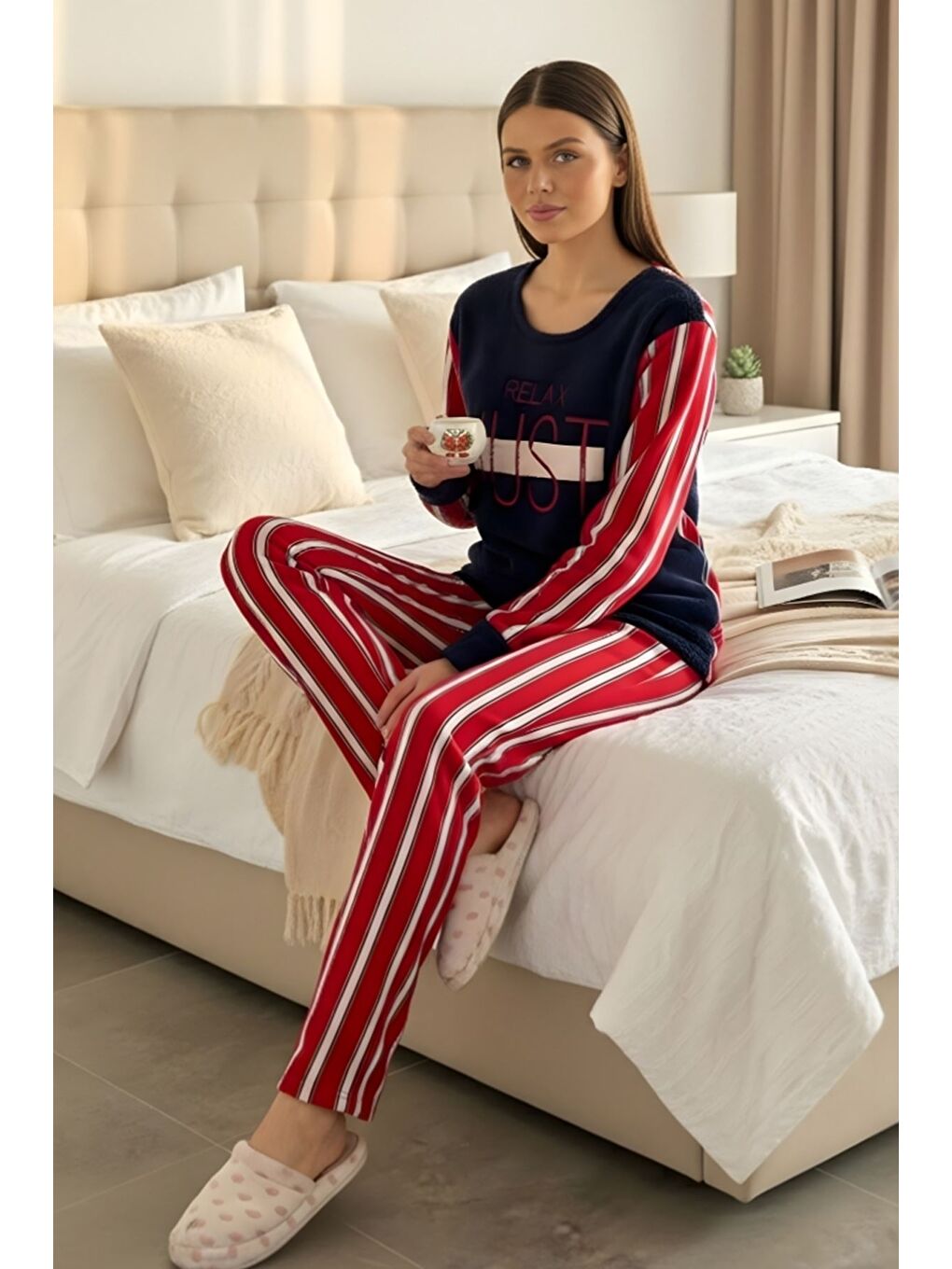 Lacivert Kadın Bisiklet Yaka Desenli Polar Pijama Takımı