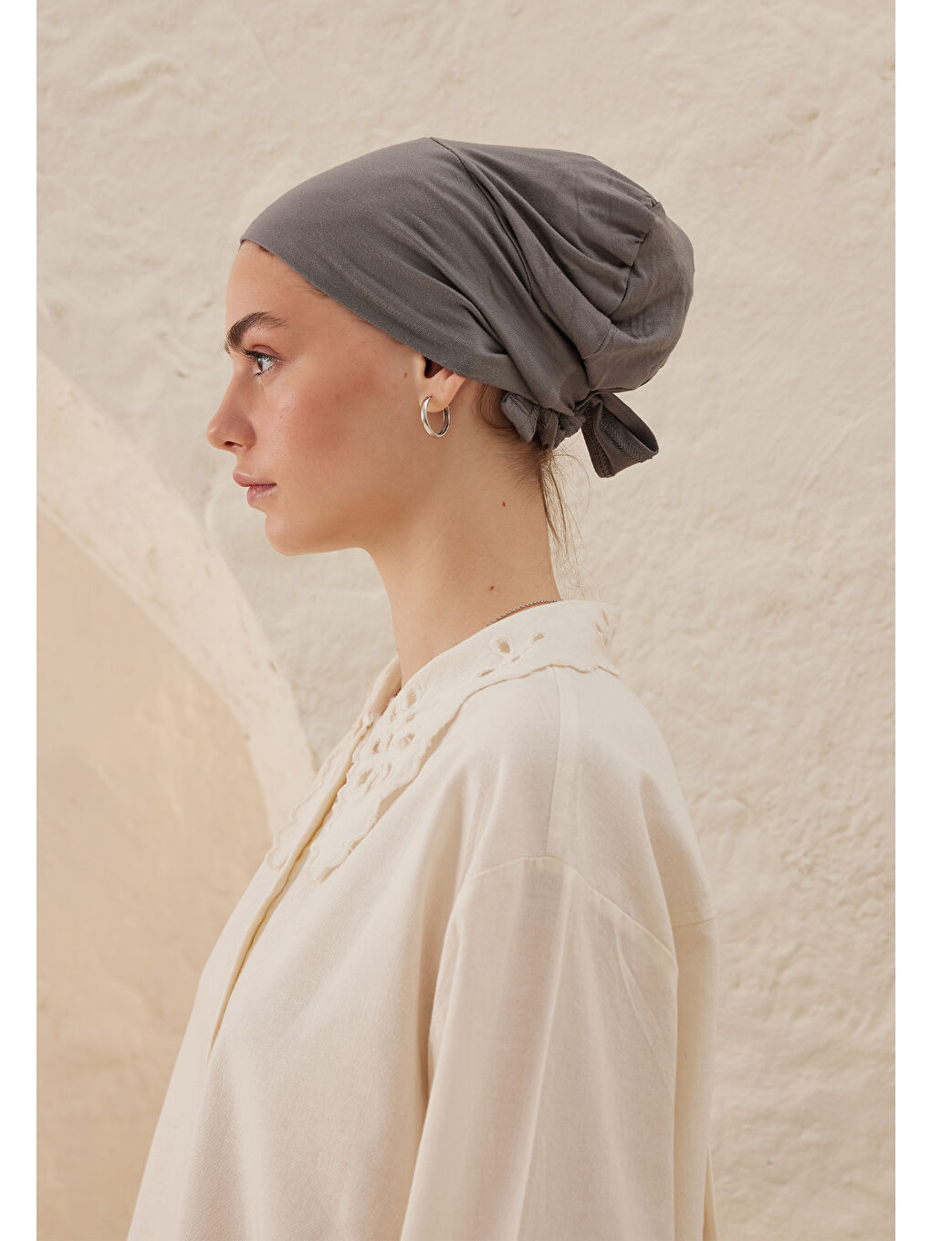 Gri Silikonlu Kaydırmaz Bone Füme-1