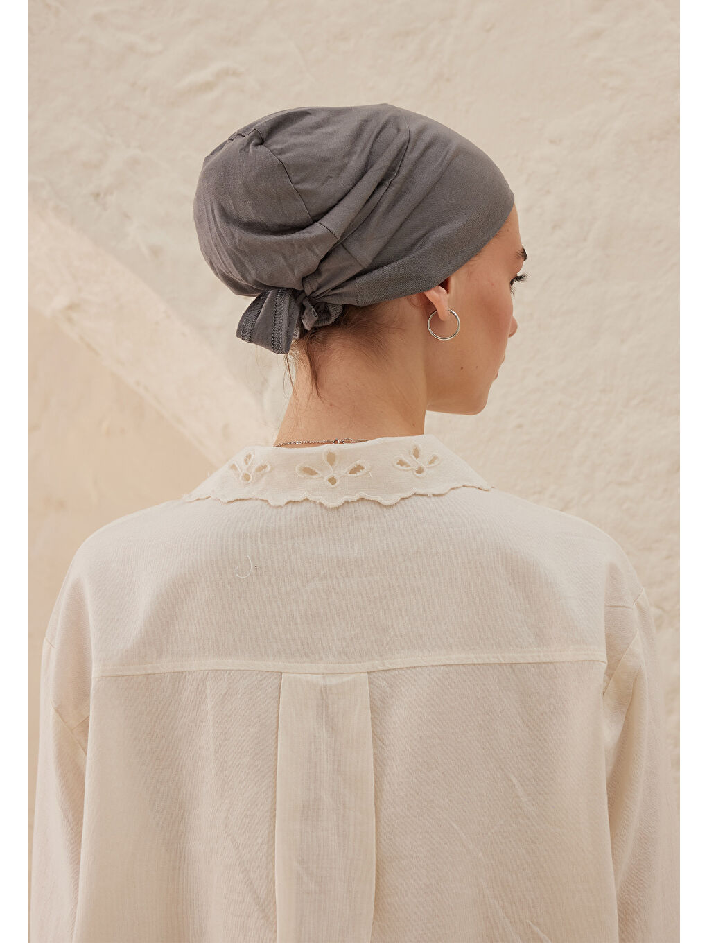 Gri Silikonlu Kaydırmaz Bone Füme-2