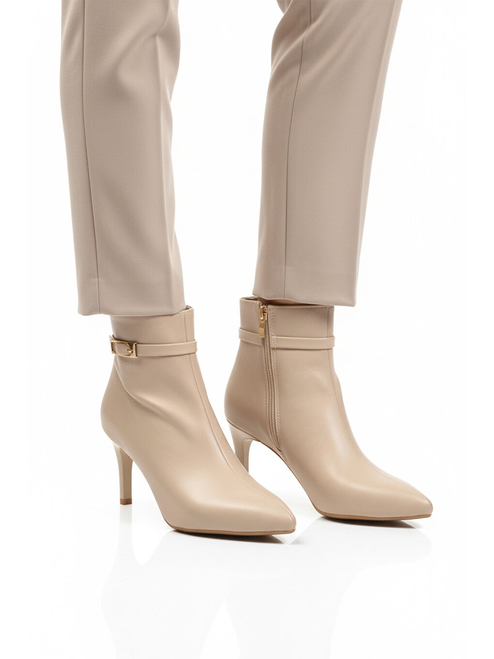 Bej İçi Polarlı İnce Topuklu Fermuarlı Kadın Bot 2611 Z
