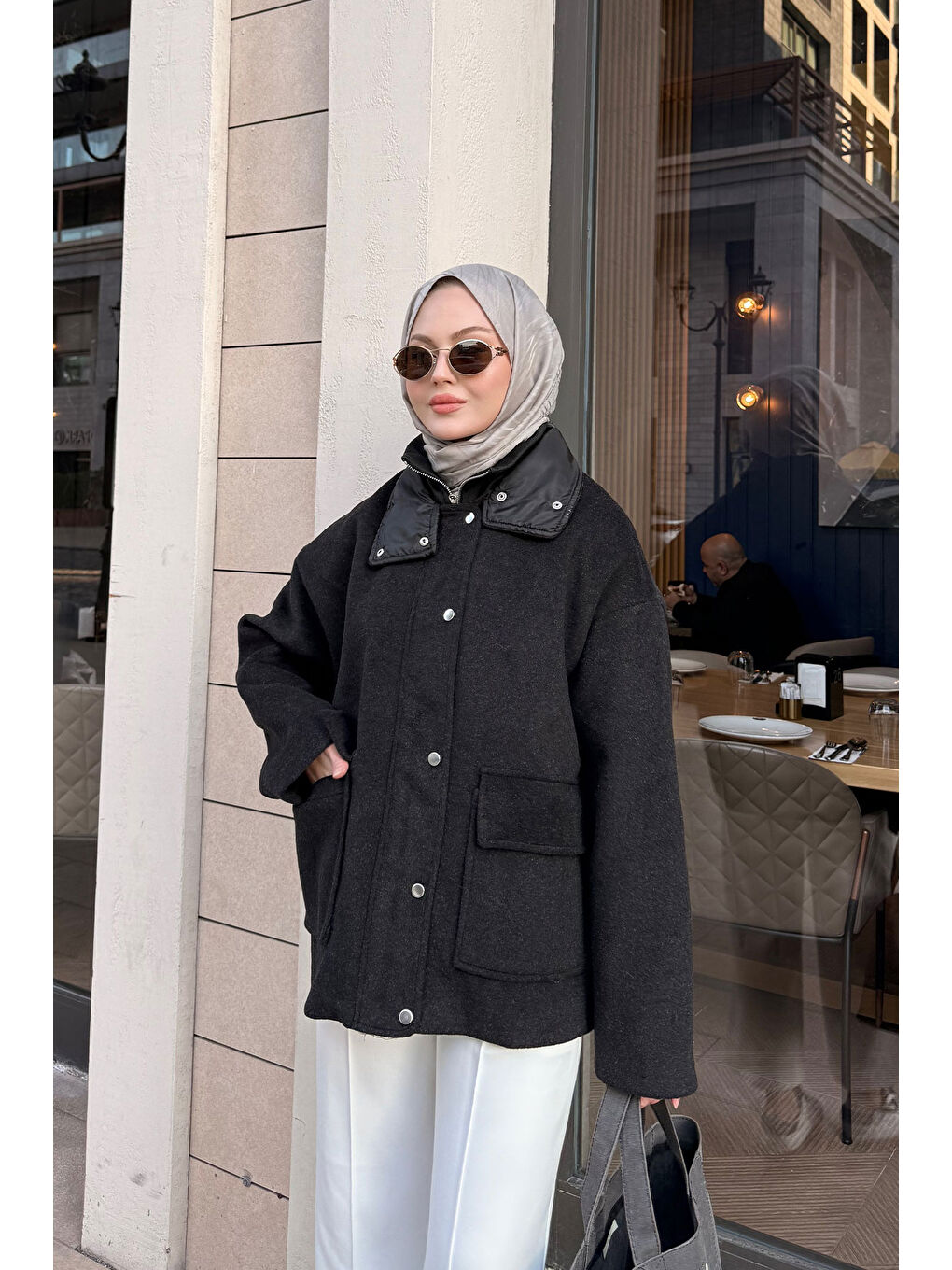 Kadın Yakası Lastik Detaylı Ceket Siyah