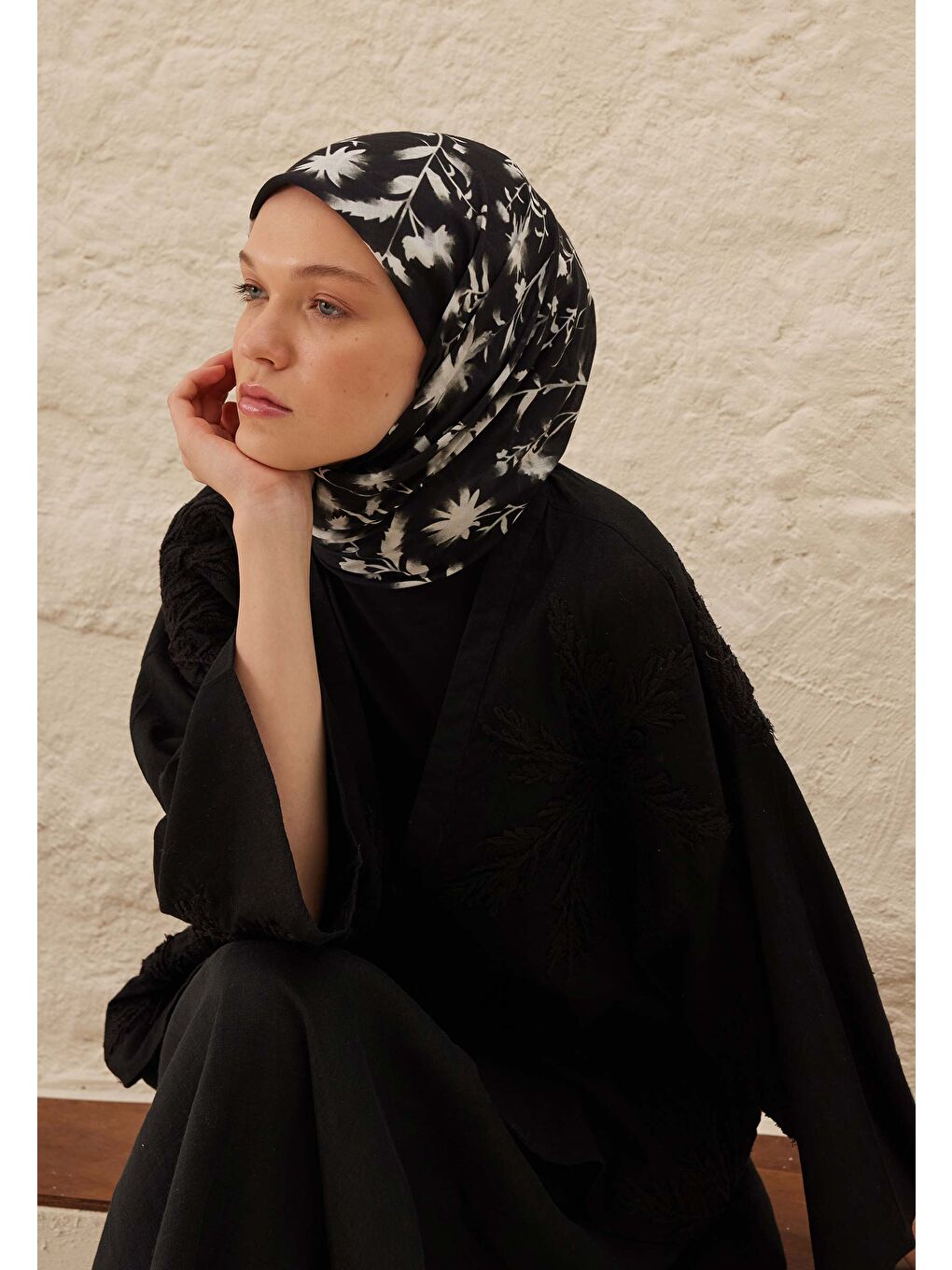 Rosa Desen Pamuk Vual Eşarp Siyah