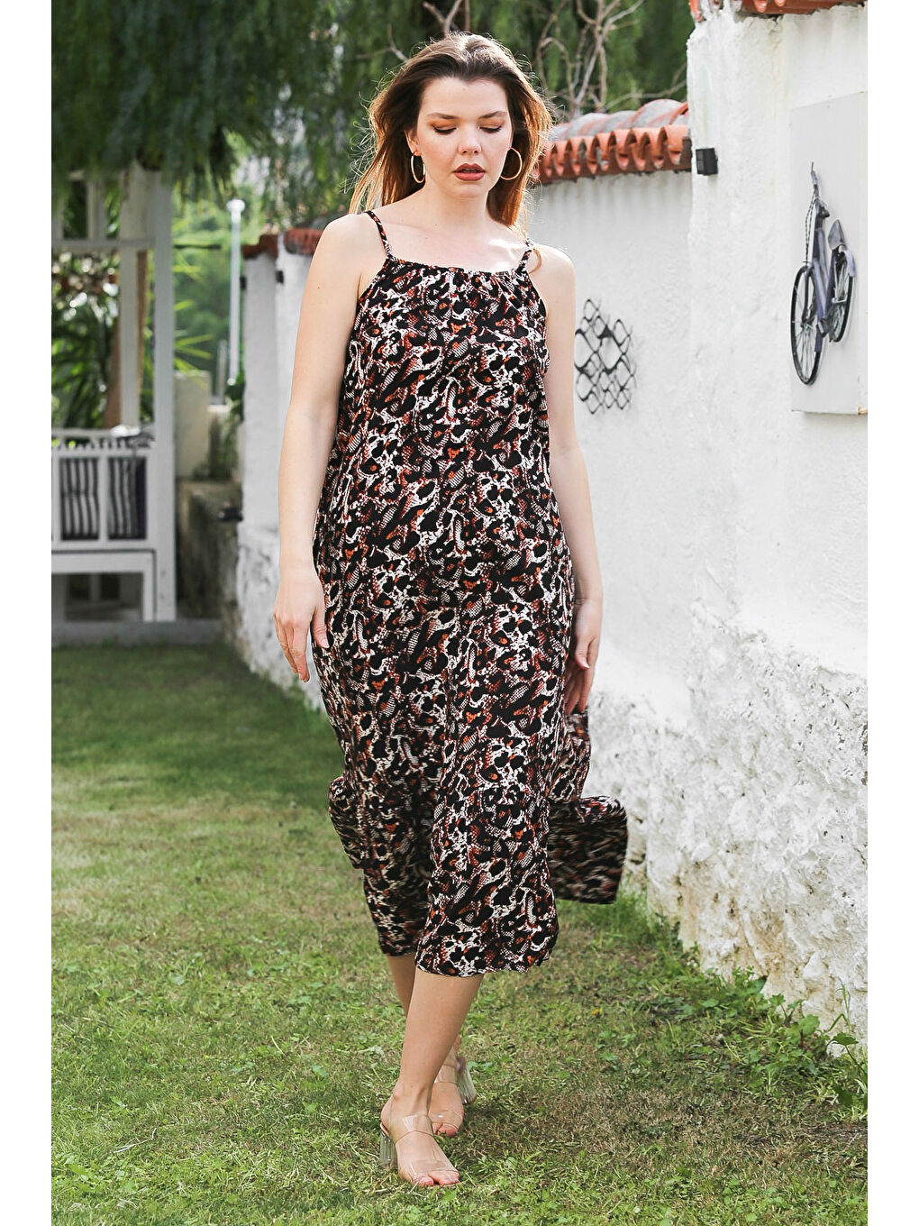 Kahverengi Leopar Desenli Gizli Cepli Eteği Fırfırlı Ayarlanabilir Askılı Dokuma Elbise 128 66-3