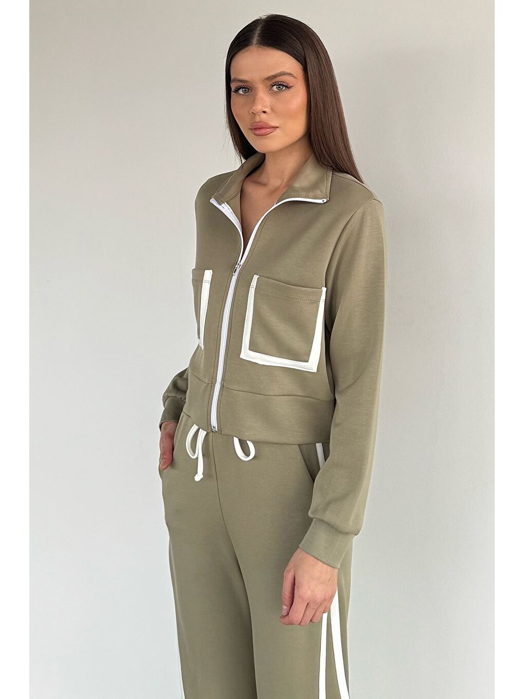 Haki Kadın Ön Fermuarlı Çift Cepli Şerit Desenli Sweat Bel Lastikli Pantolon İkili Takım-2
