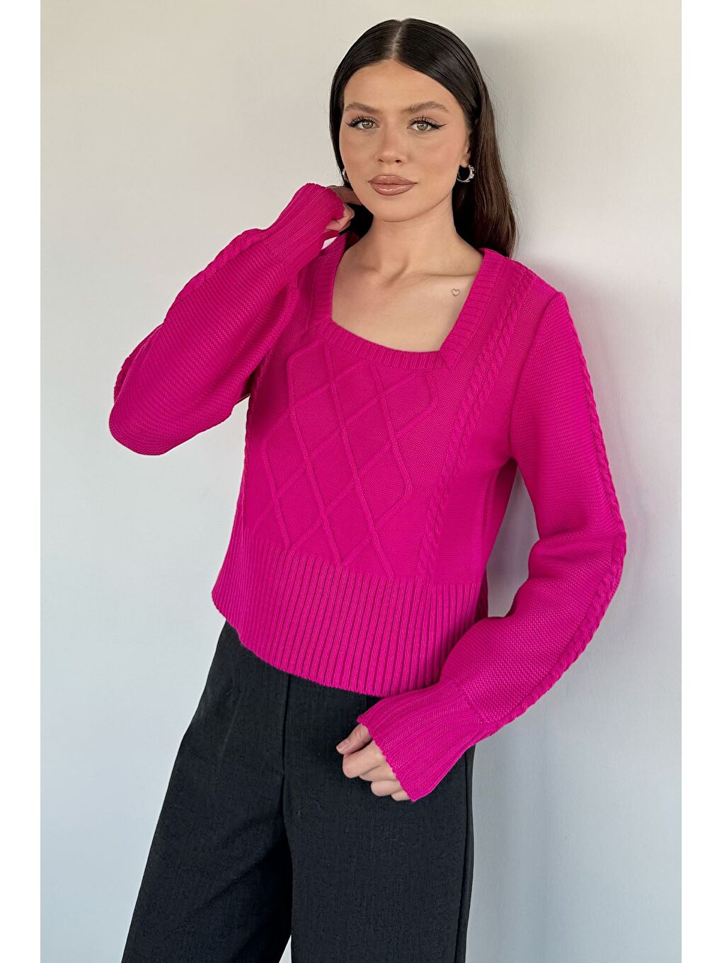 Fuşya Kare Yaka Örgü Desenli Kadın Triko Kazak-1