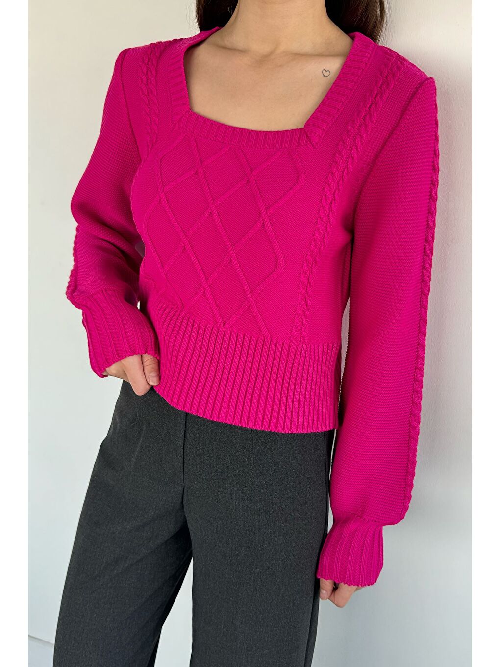 Fuşya Kare Yaka Örgü Desenli Kadın Triko Kazak-2