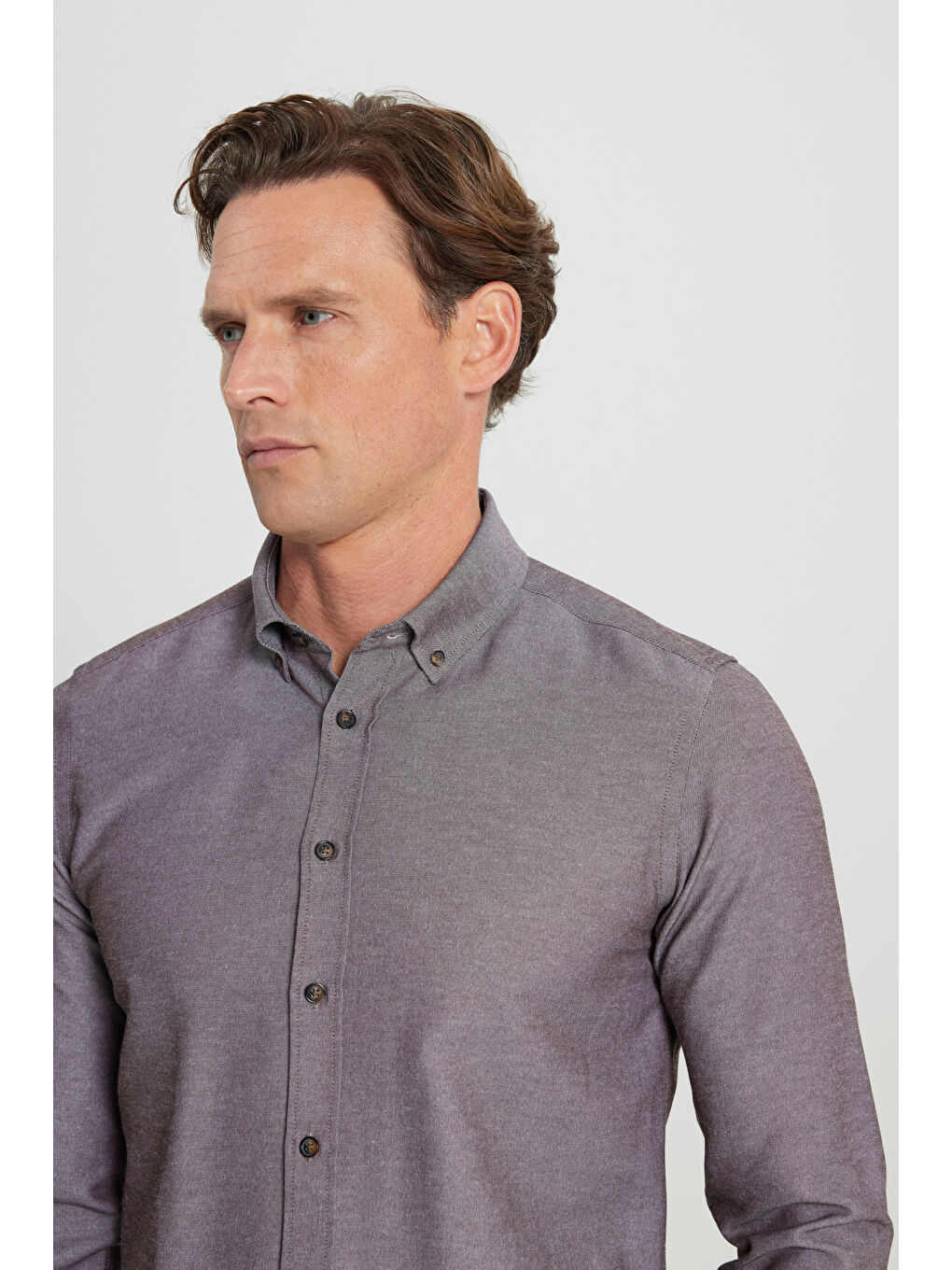 Erkek Kahverengi Tailored Slim Fit Dar Kesim Düğmeli Yaka Oxford Gömlek-3