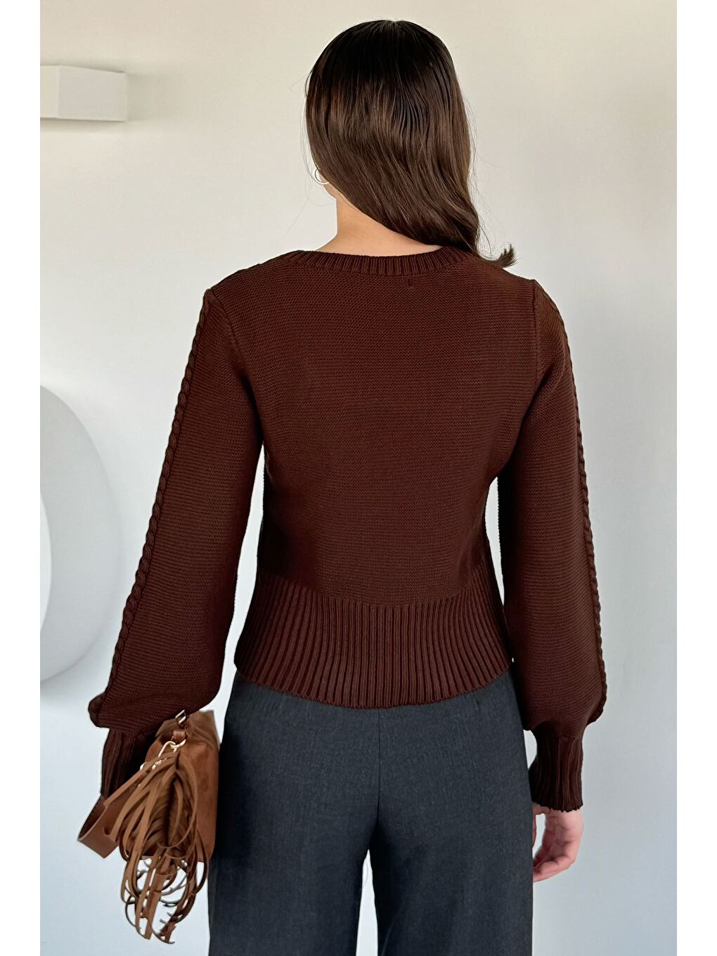 Kahverengi Kare Yaka Örgü Desenli Kadın Triko Kazak-3