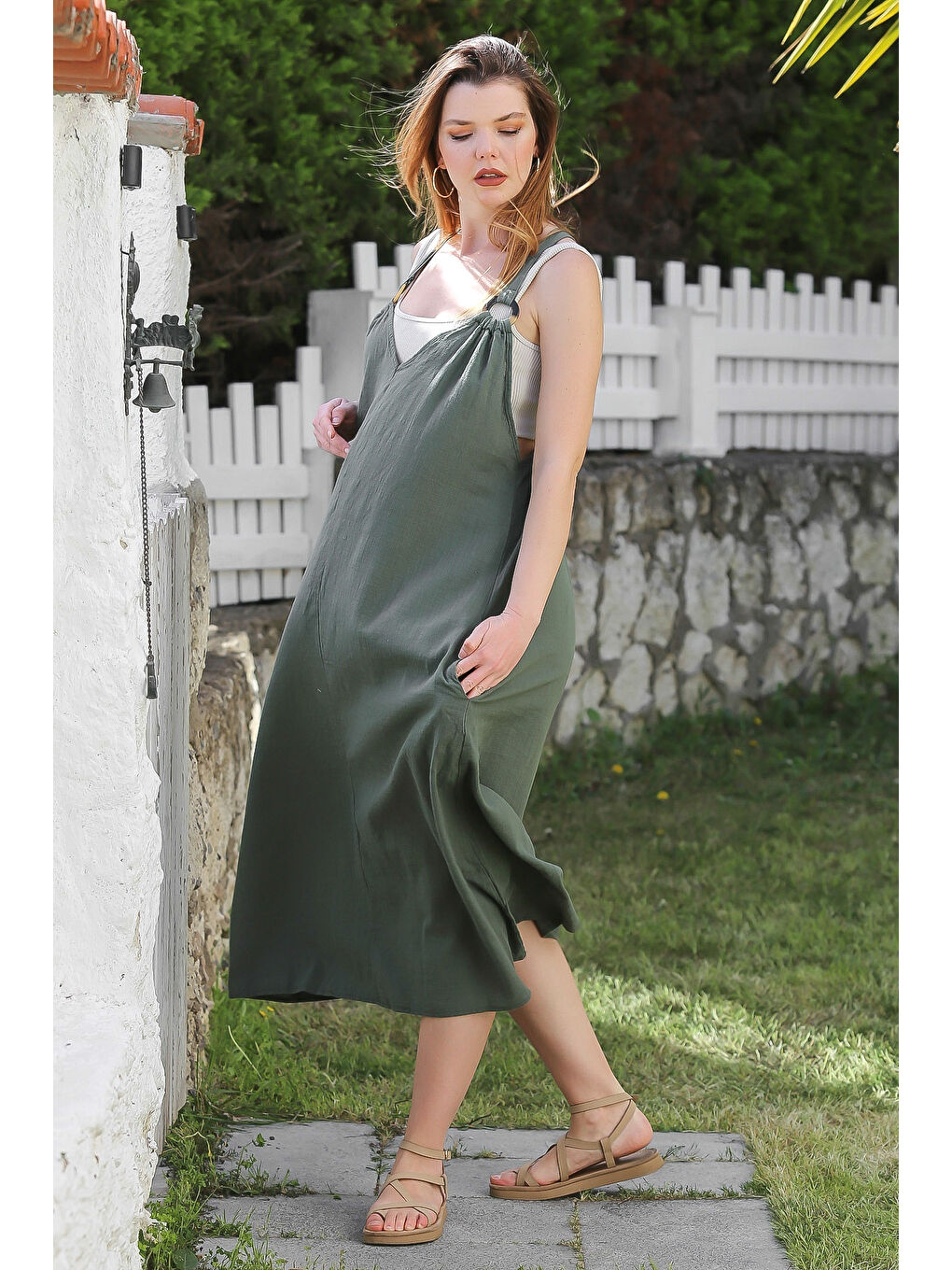 Koyu Yeşil Askılı Gizli Cepli Tokalı Casual Keten Karışımlı Dokuma Elbise 135 58-4