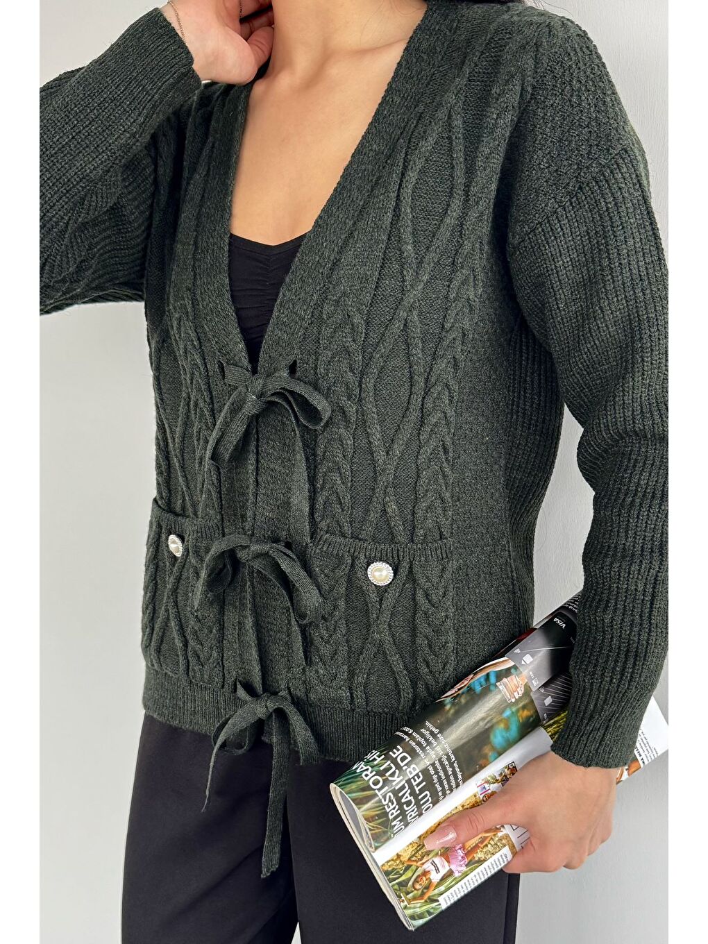 Haki Kadın Ön Bağlamalı Çift Cepli Örme Triko Hırka