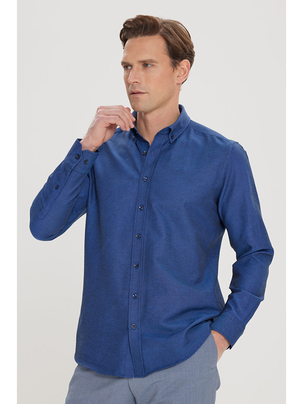 Erkek Koyu Lacivert Tailored Slim Fit Dar Kesim Düğmeli Yaka Oxford Gömlek-2