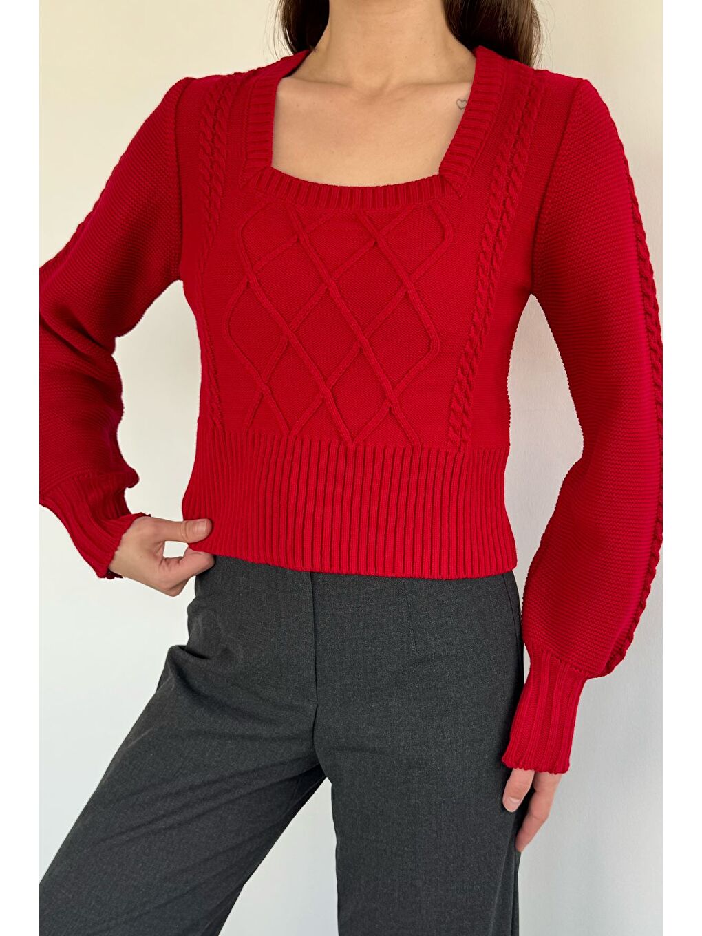Kırmızı Kare Yaka Örgü Desenli Kadın Triko Kazak-2