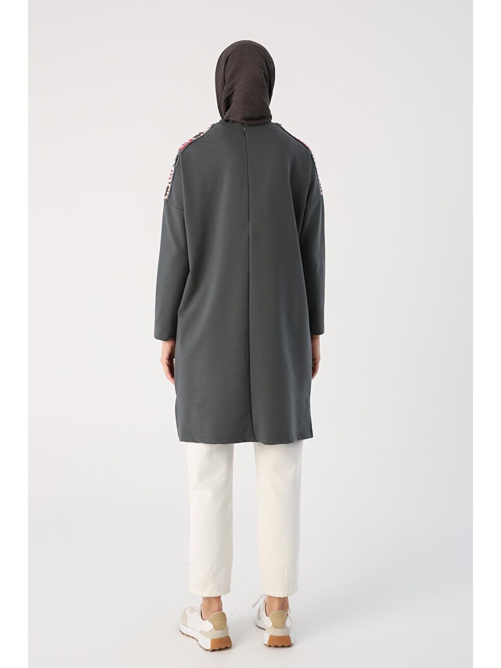 Antrasit Oversize Renkli Motifli Örme Tunik-3