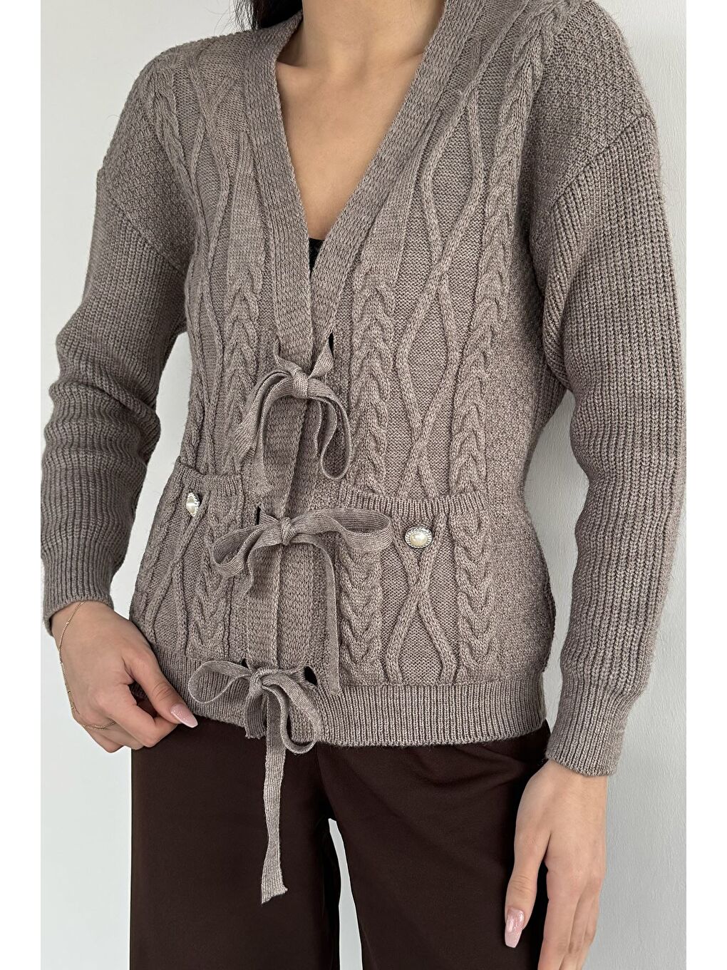 Bej Kadın Ön Bağlamalı Çift Cepli Örme Triko Hırka-2