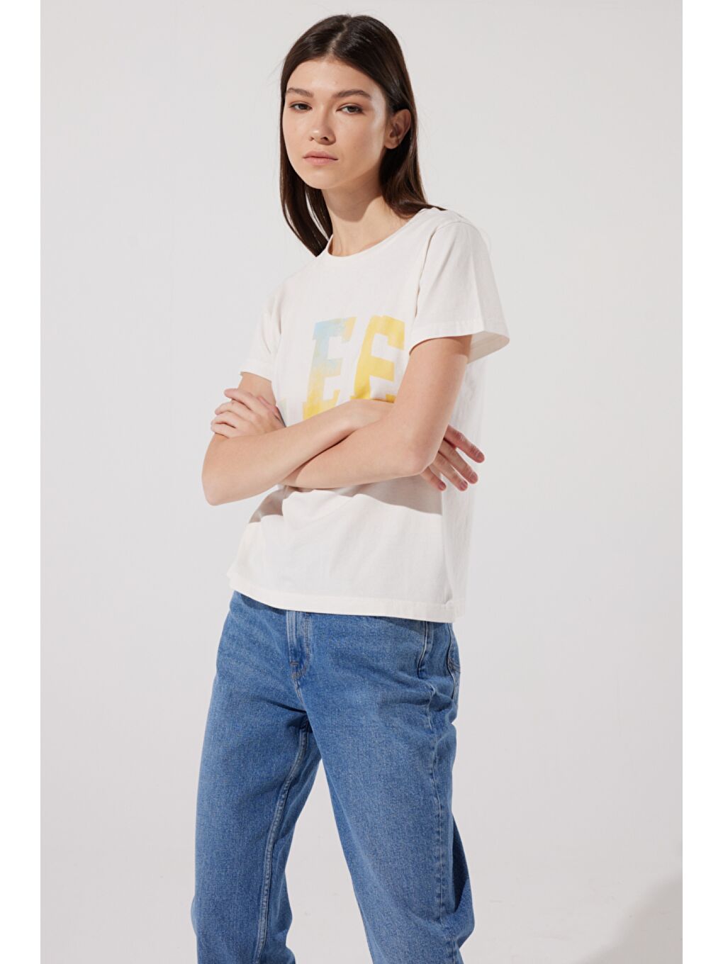 Loose Fit Rahat Kesim %100 Pamuk Bisiklet Yaka Kırık Beyaz Tişört-2