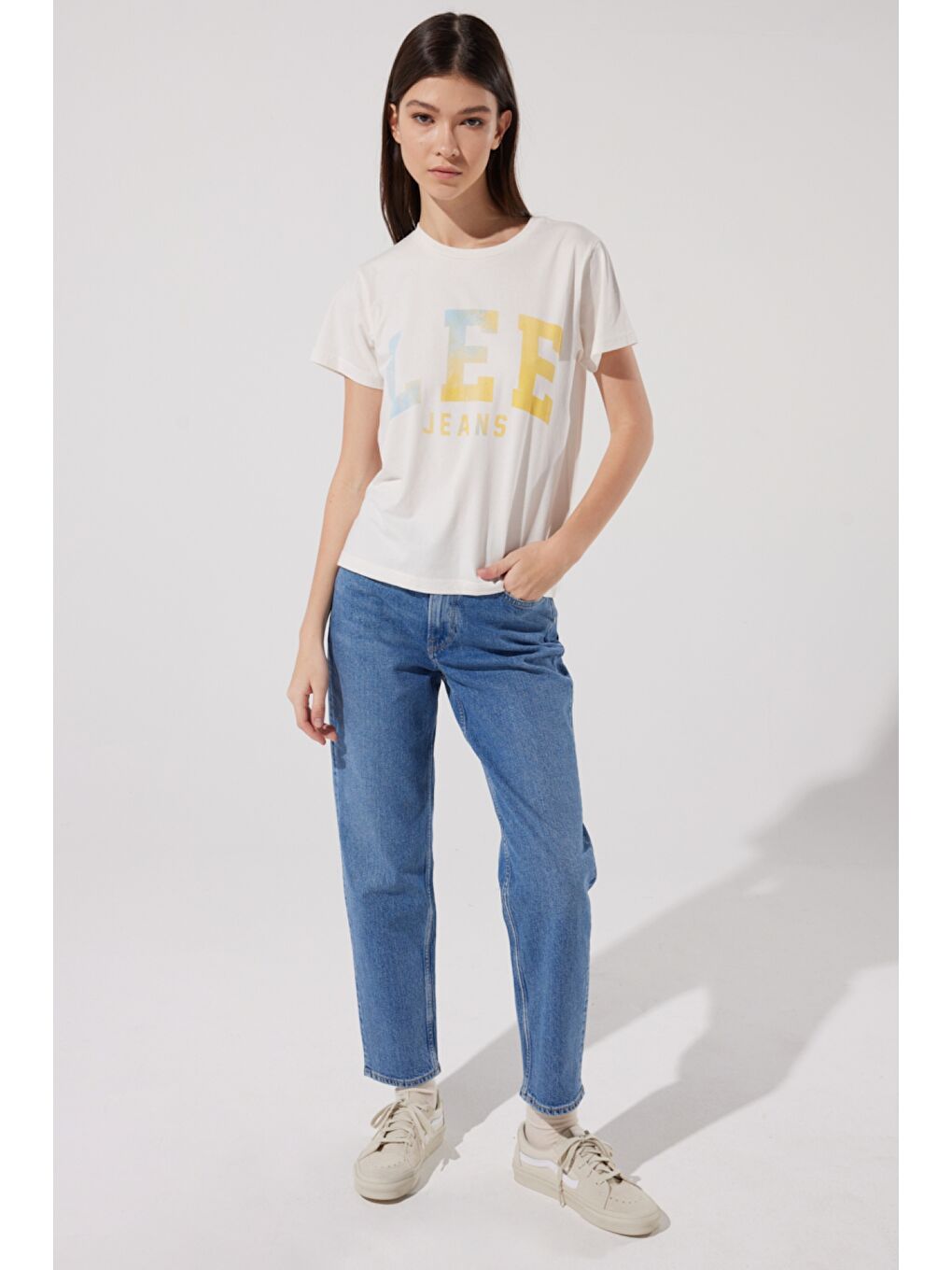 Loose Fit Rahat Kesim %100 Pamuk Bisiklet Yaka Kırık Beyaz Tişört-3