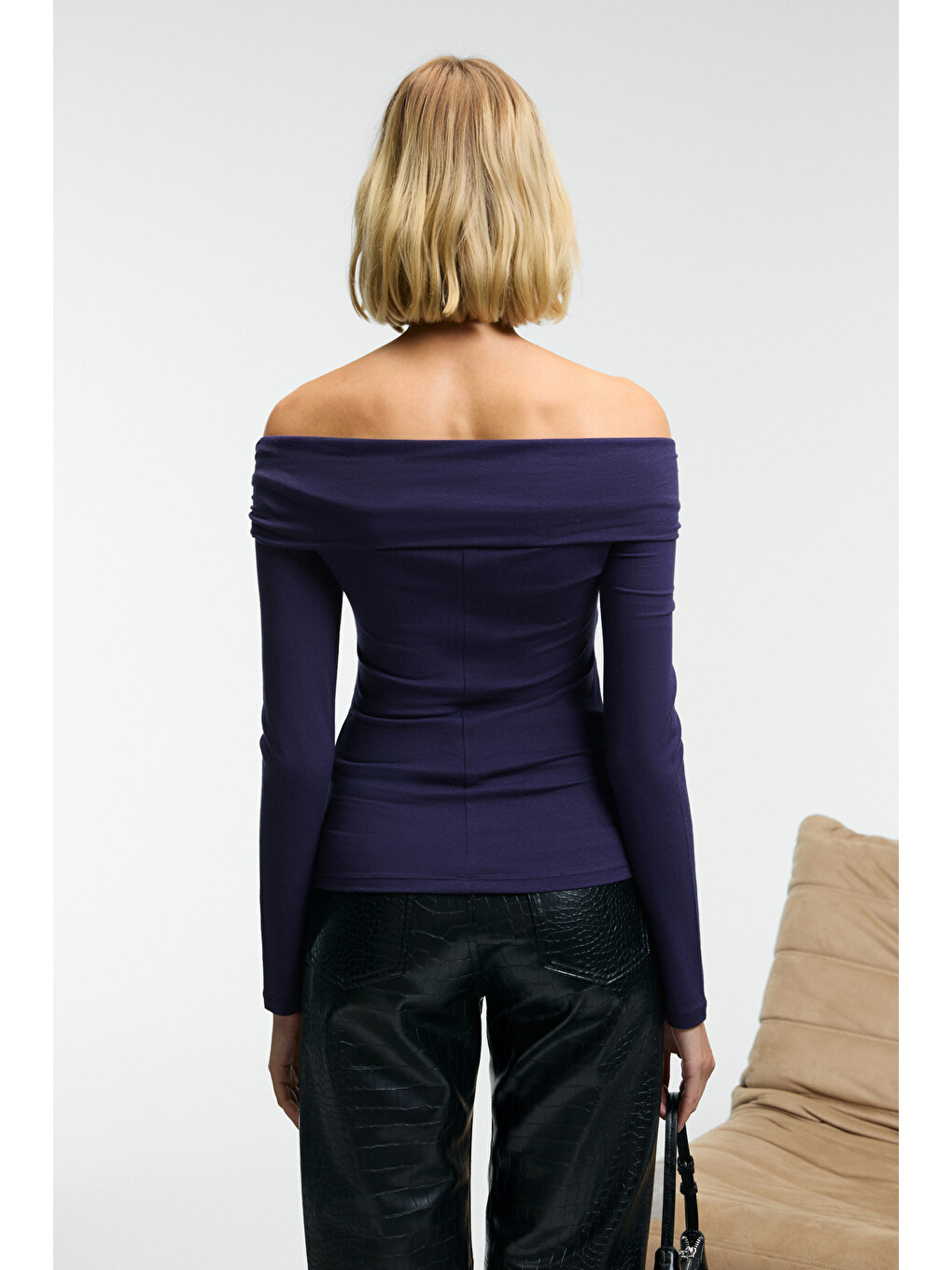 Selunette Kadın Asimetrik Yakalı Omuzu Açık Esnek Kumaşlı Vücudu Saran Slim Fit Mor Bluz-5