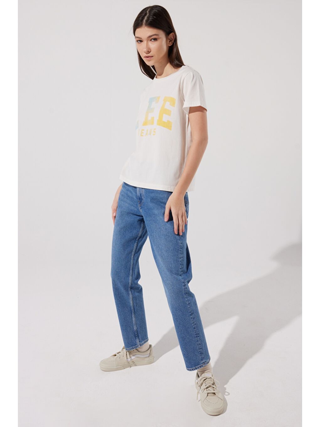 Loose Fit Rahat Kesim %100 Pamuk Bisiklet Yaka Kırık Beyaz Tişört-4