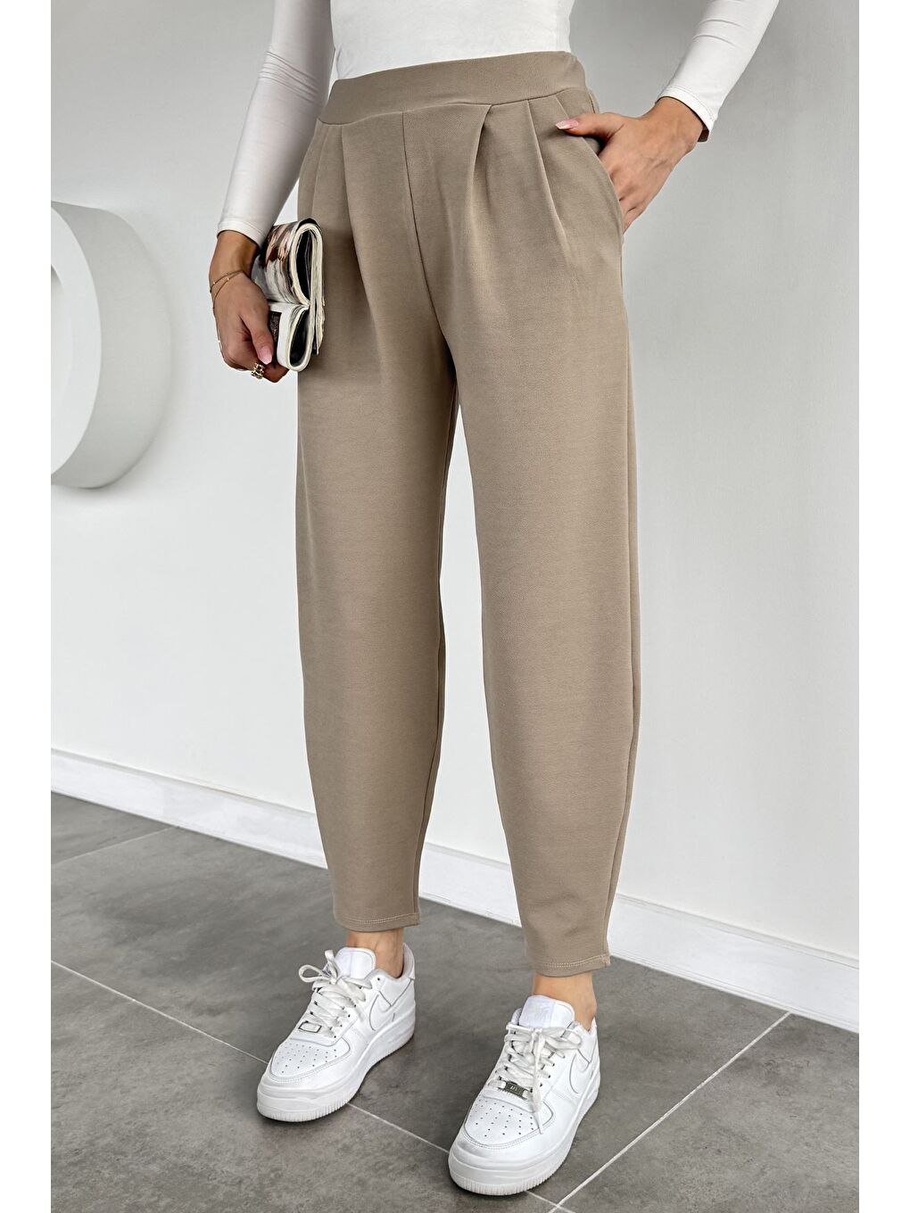Bej Kadın Cepli Havuç Pantolon