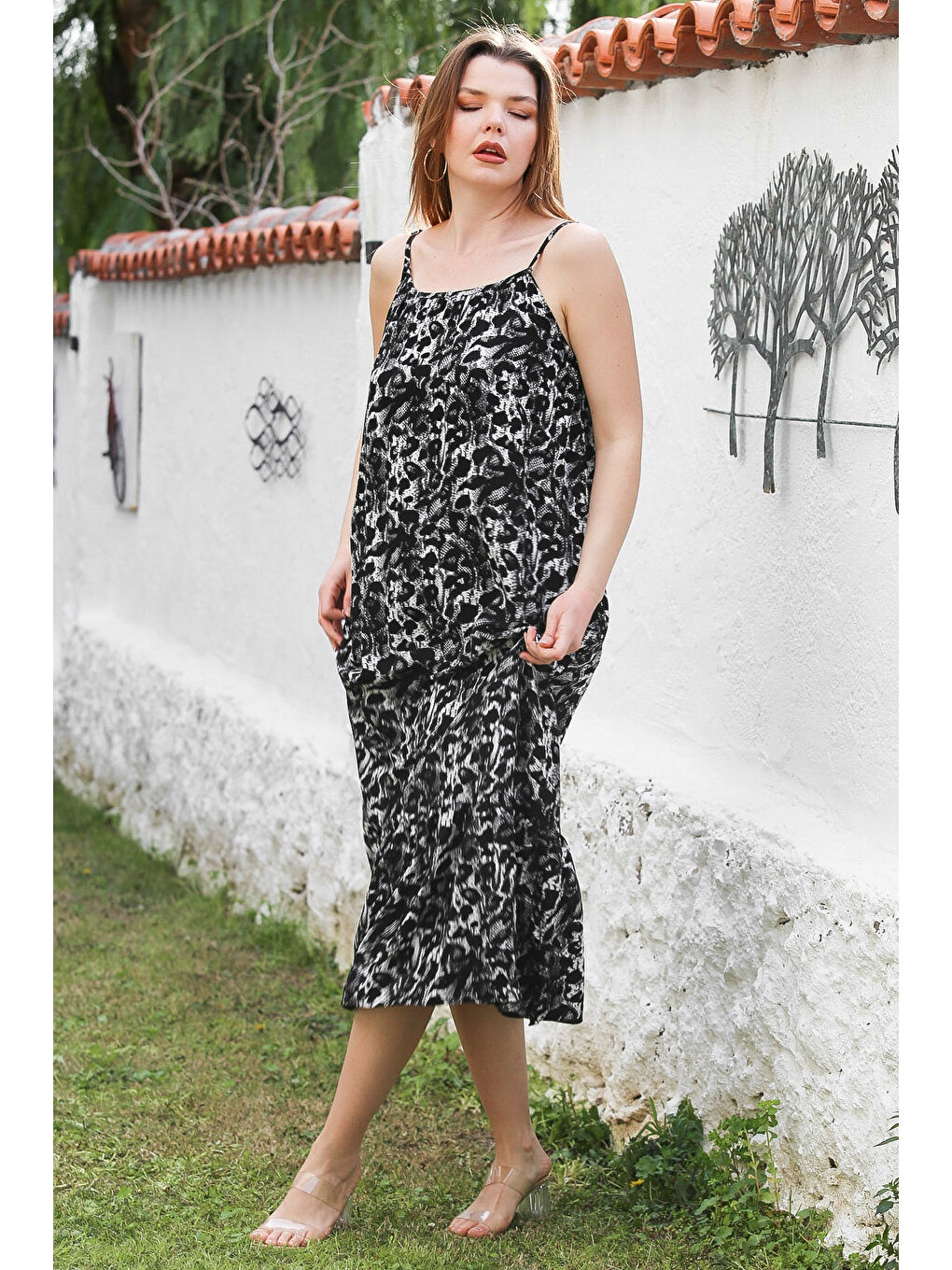 Siyah Leopar Desenli Gizli Cepli Eteği Fırfırlı Ayarlanabilir Askılı Dokuma Elbise 128 66-4