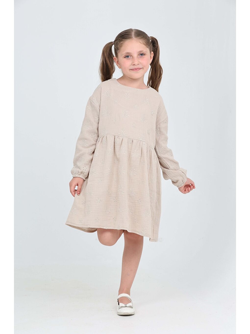 Bej Kız Çocuk Çiçek Nakışlı Elbise-2