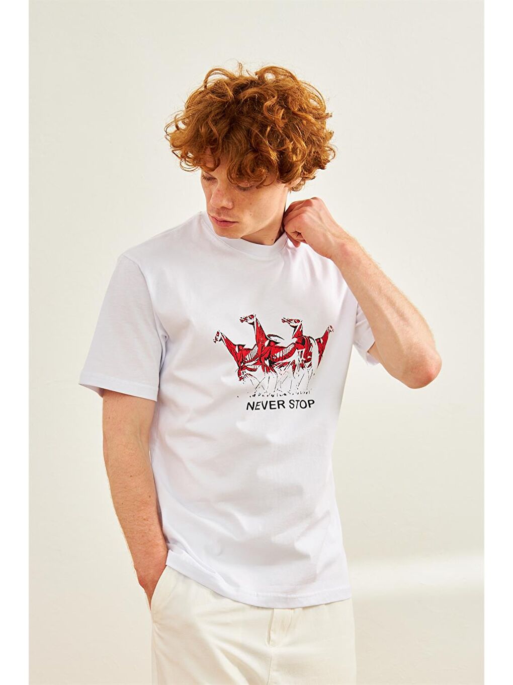 Erkek At Baskılı Oversize Tişört Beyaz-5