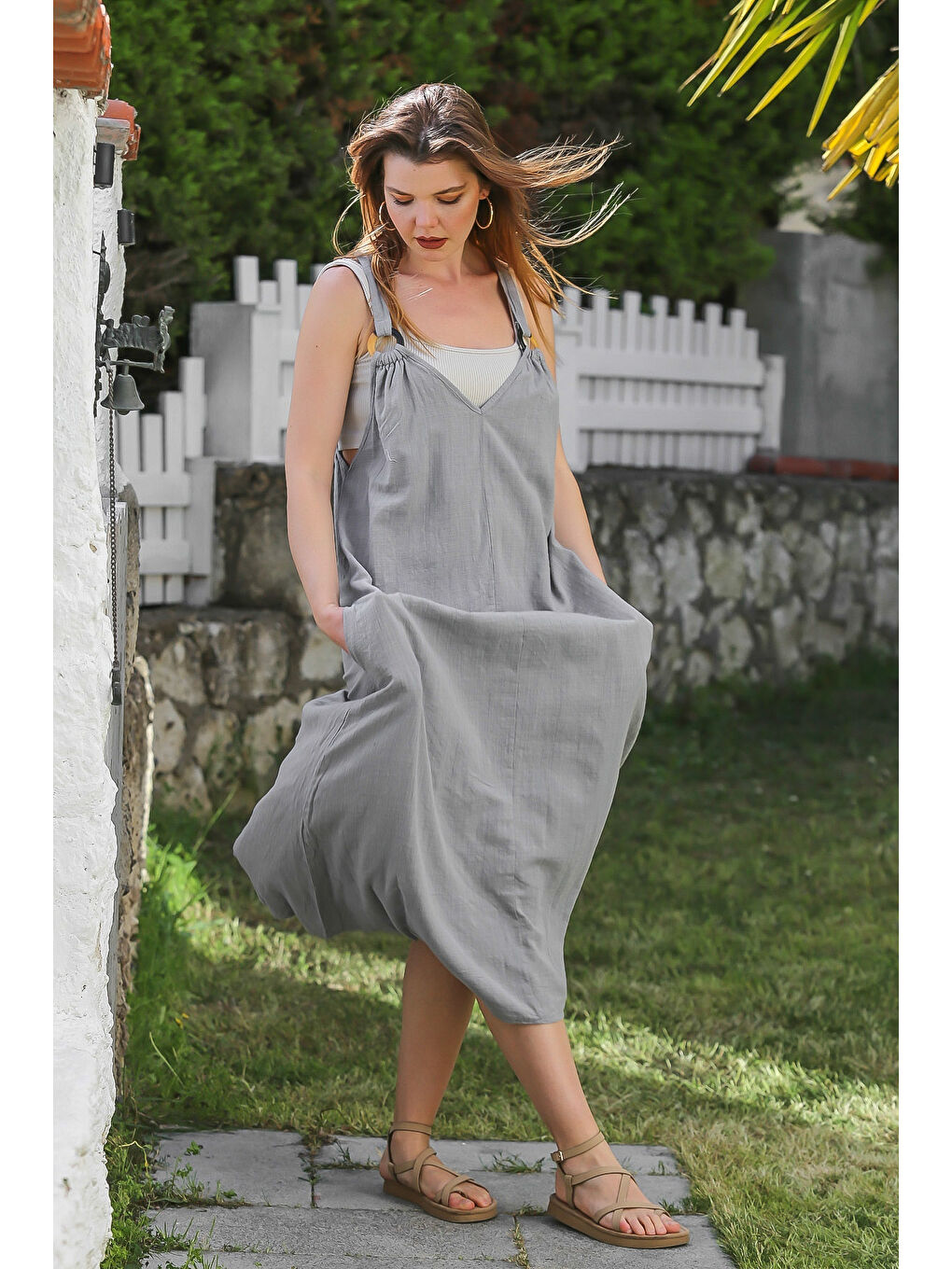 Gri Askılı Gizli Cepli Tokalı Casual Keten Karışımlı Dokuma Elbise 135 58-1