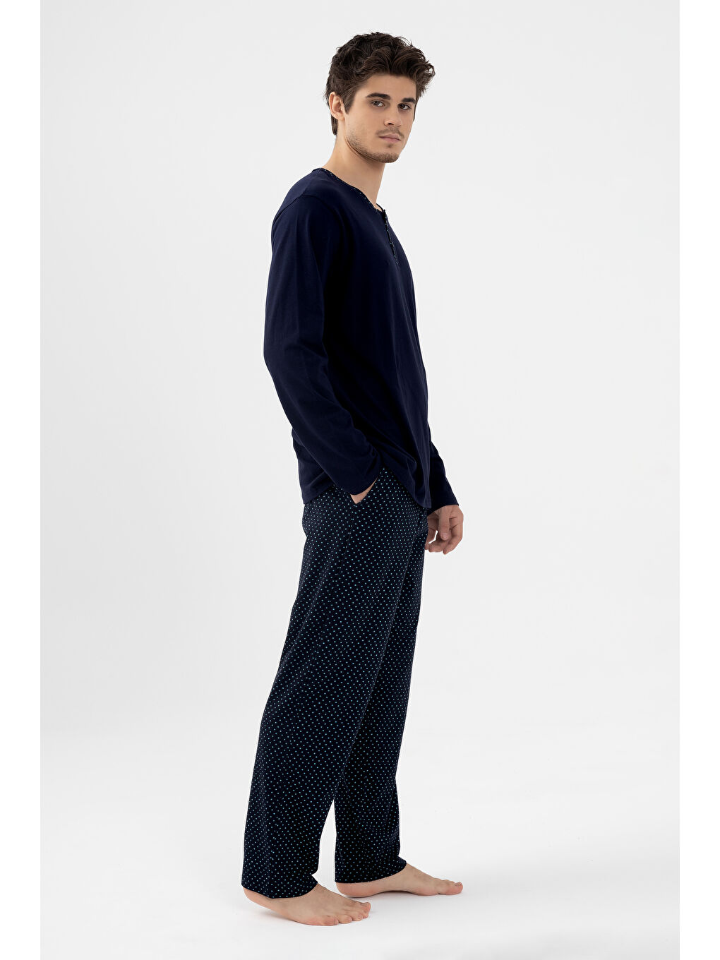 Lacivert Erkek Pamuklu  Elastanlı  Yaka Düğmeli Uzun Kollu ve Cep Detaylı Puan Desenli Pijama Takımı-5