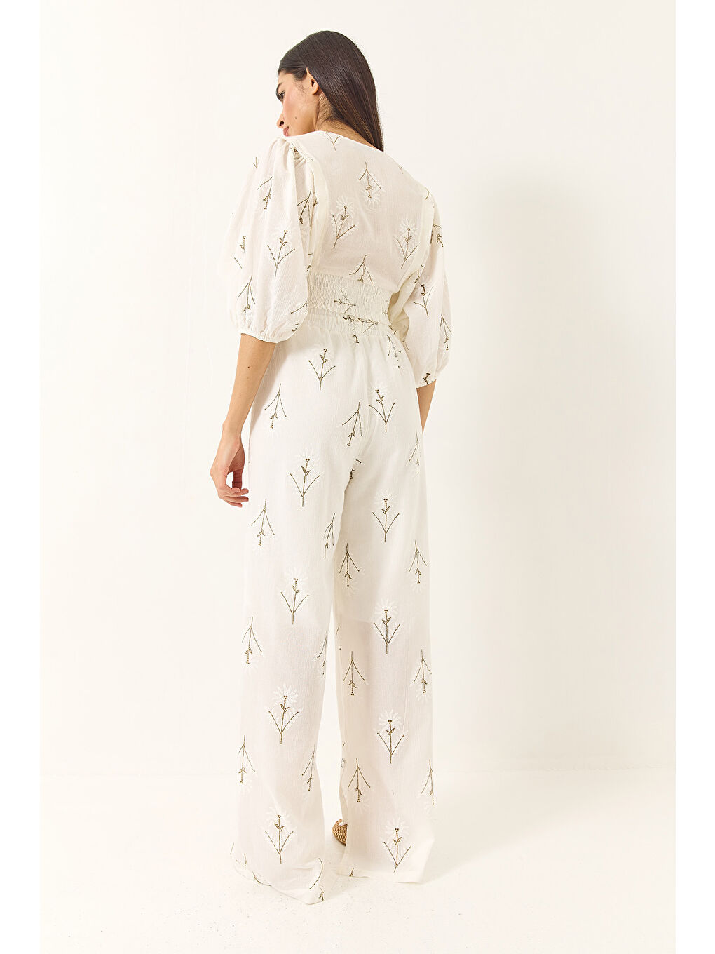 Beyaz Kadın Nakışlı V Yaka Bluz Yüksek Bel Astarlı Pantolonlu Keten Alt-Üst Takım-7