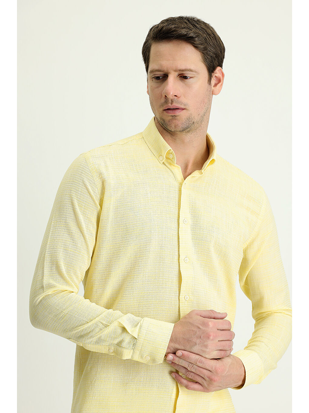 Sarı Uzun Kol Slim Fit Dar Kesim Keten Görünümlü Pamuk Spor Düğmeli Yaka Gömlek