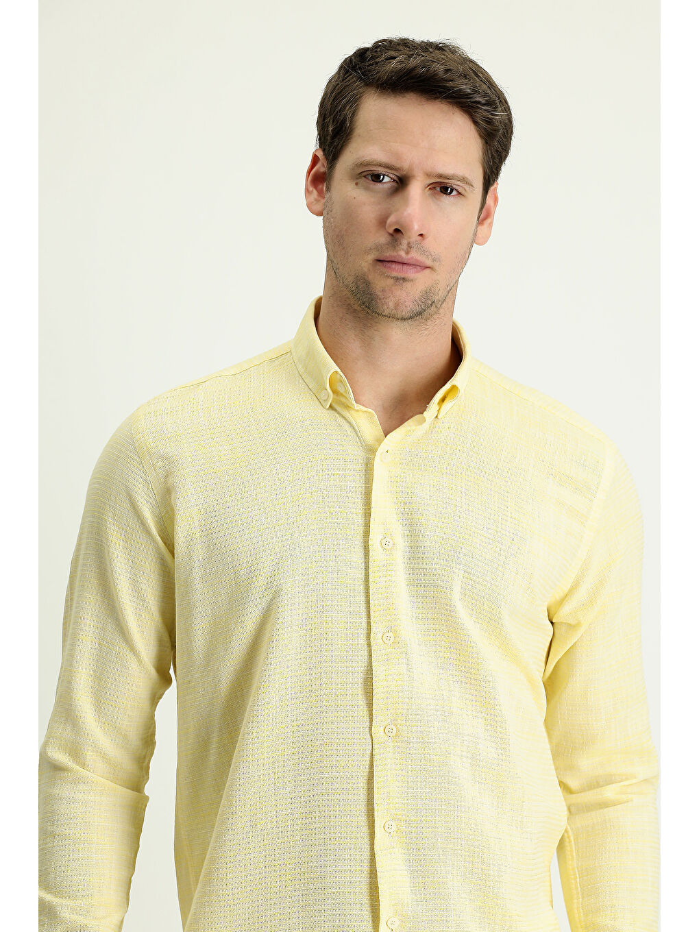 Sarı Uzun Kol Slim Fit Dar Kesim Keten Görünümlü Pamuk Spor Düğmeli Yaka Gömlek-1
