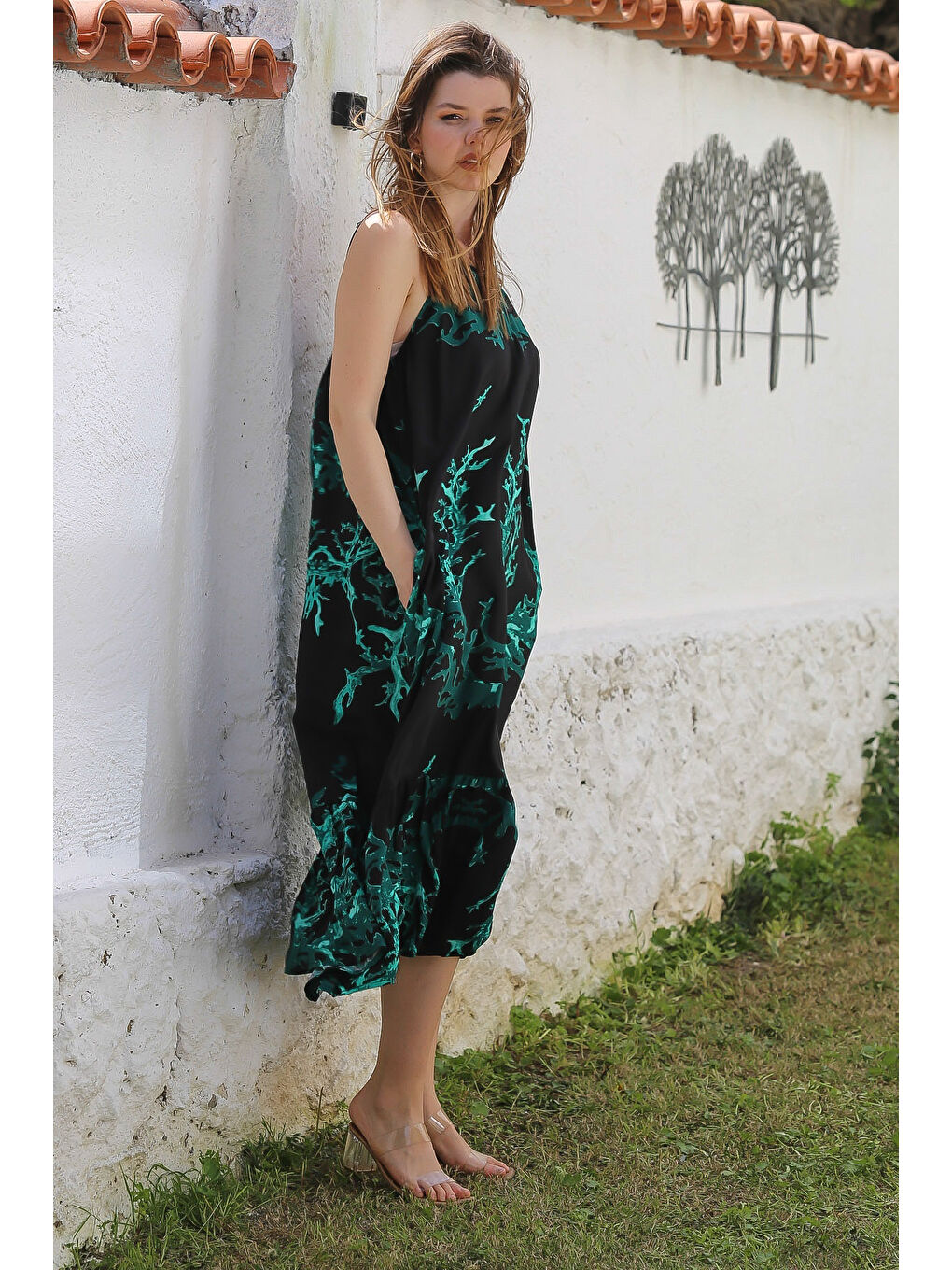 Siyah Gizli Cepli Eteği Fırfırlı Ayarlanabilir Askılı Casual Viskon Dokuma Elbise 128 66-6