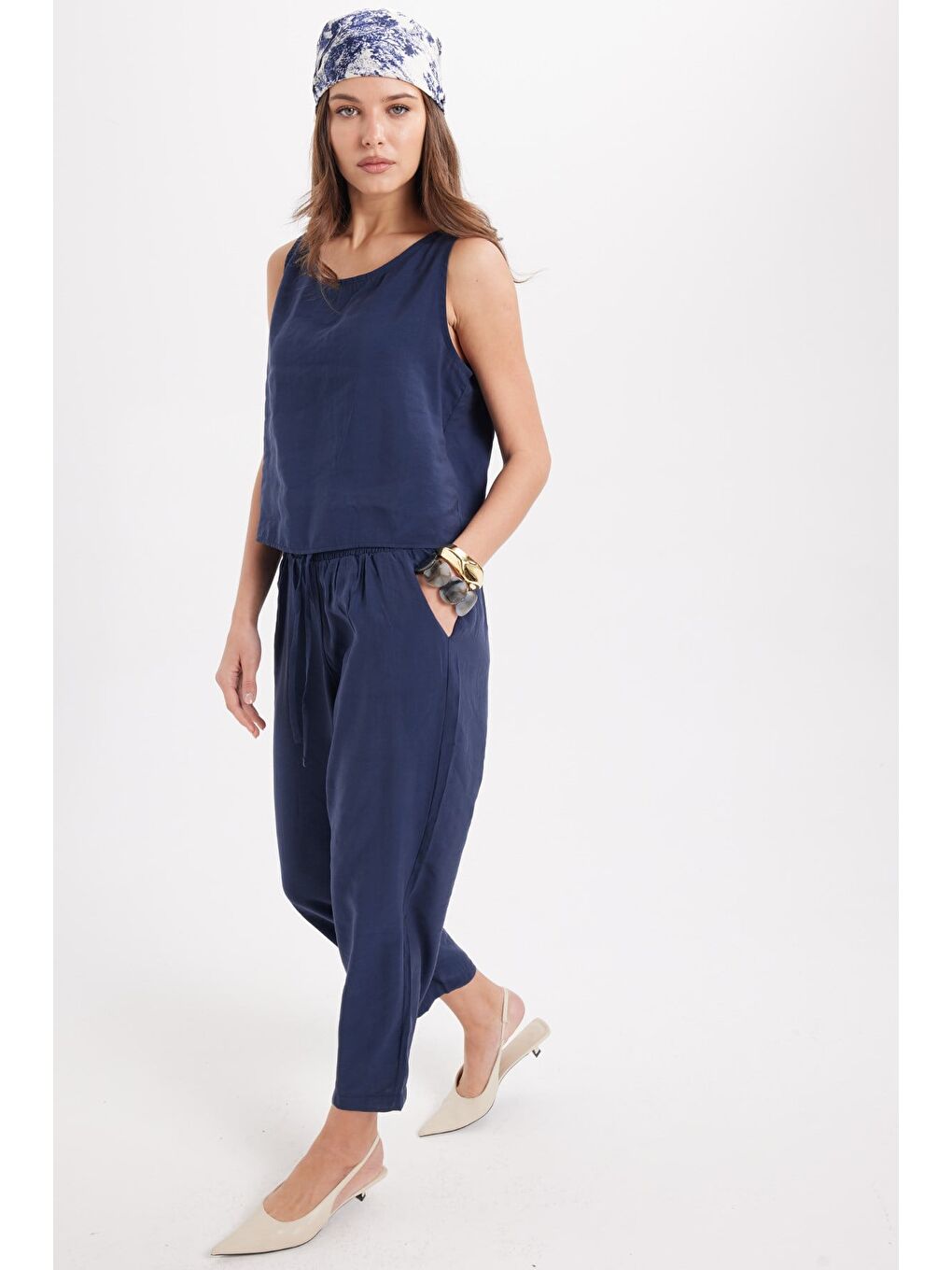 Kadın Standart Fit Normal Kesim Elastanlı Bisiklet Yaka Bluz Geniş Paça Lacivert Pantolon Takım-5