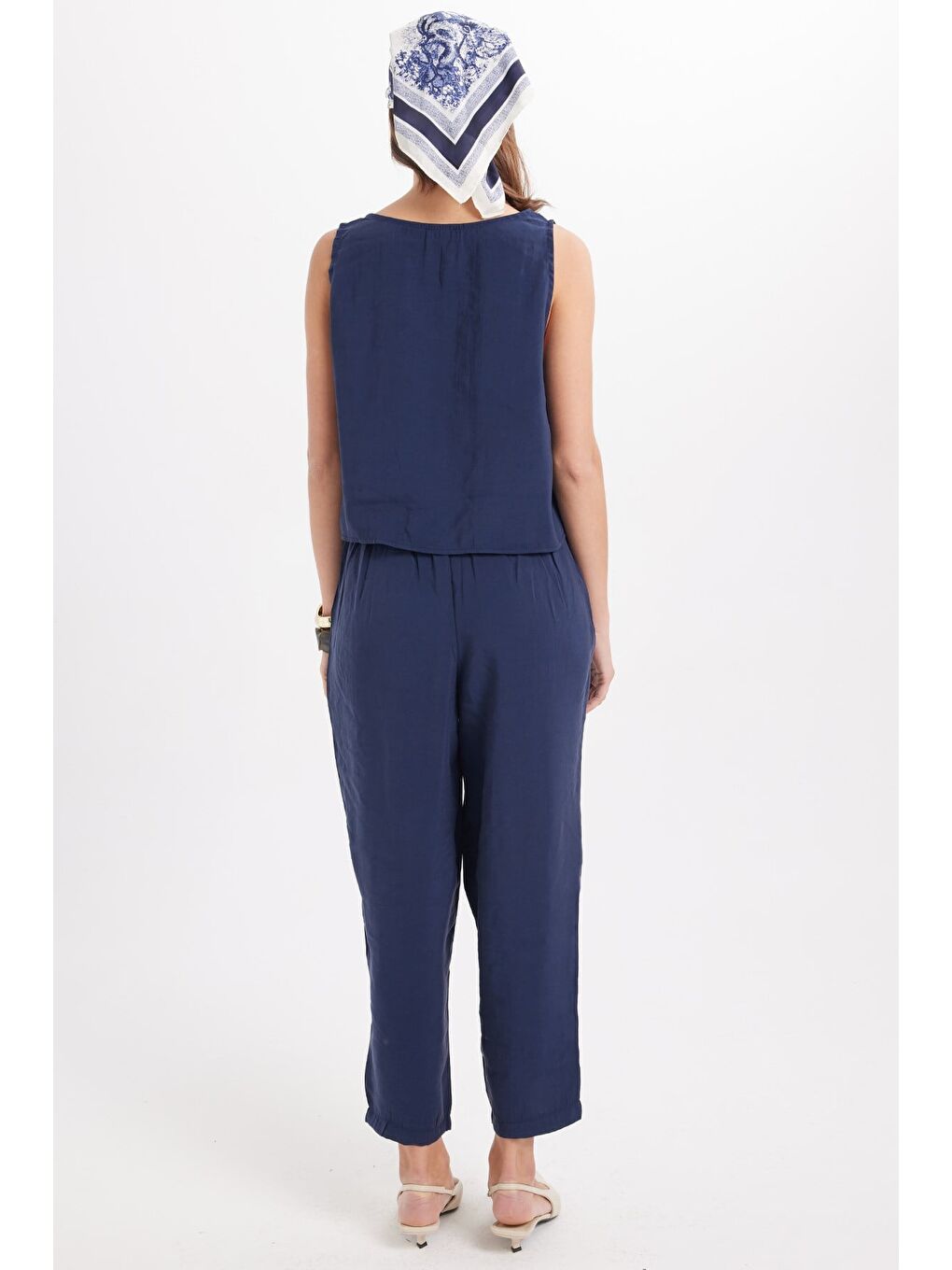 Kadın Standart Fit Normal Kesim Elastanlı Bisiklet Yaka Bluz Geniş Paça Lacivert Pantolon Takım-6