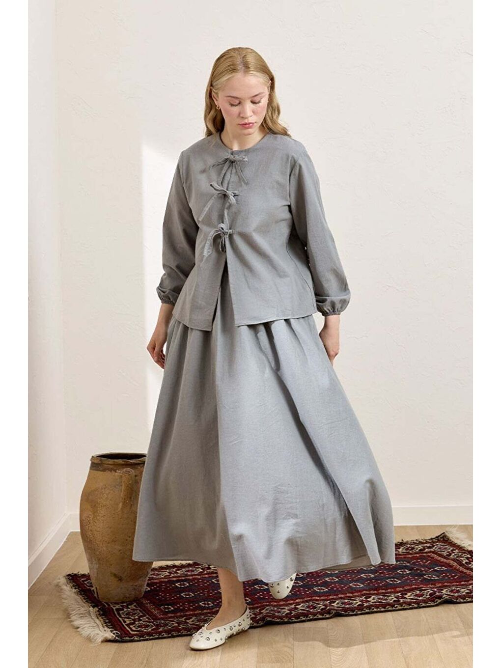 Gri Üç Fiyonklu Organik Keten Bluz   Balon Etek Takım