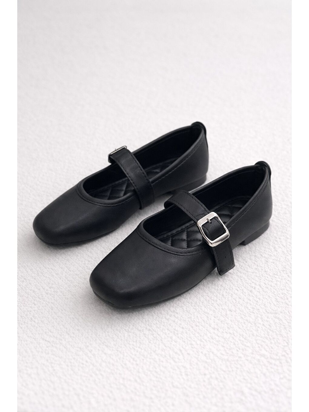 Siyah ROSSA Kemerli Babet Günlük Kadın Ayakkabı Ev Babeti