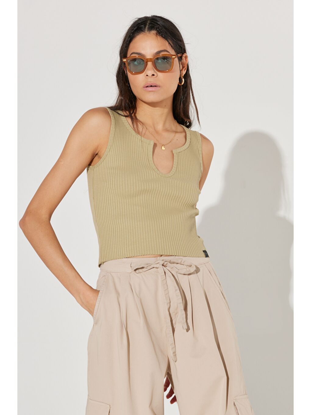 Regular Fit Normal Kesim Bisiklet Yaka Esnek Bej Tişört