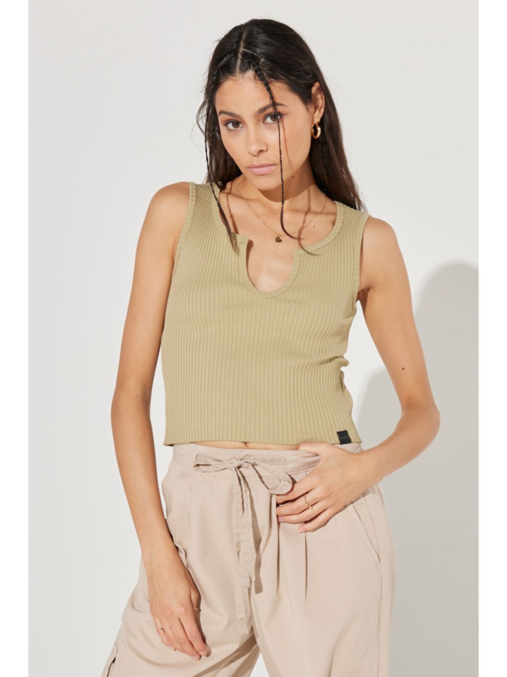 Regular Fit Normal Kesim Bisiklet Yaka Esnek Bej Tişört-1