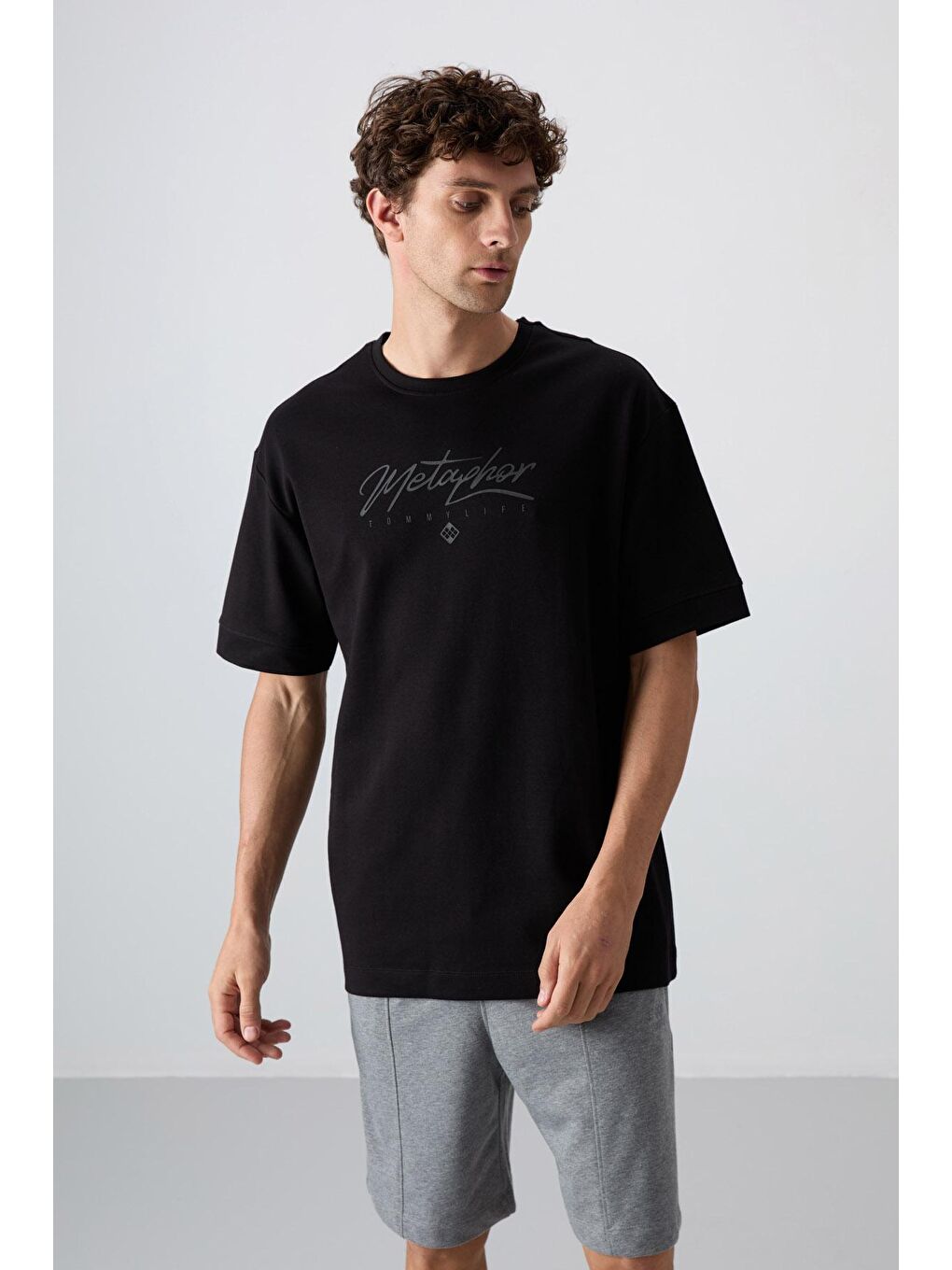 TOMMYLIFE Siyah Pamuklu Kalın Yumuşak Dokulu Oversize Fit Baskılı Erkek T-Shirt - 88320