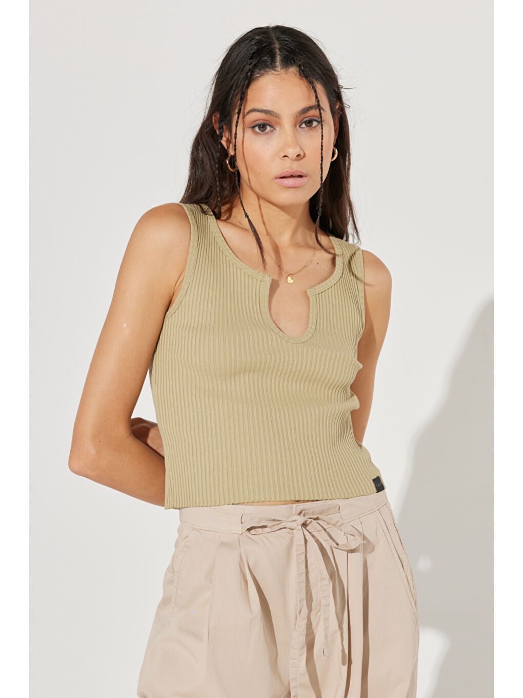 Regular Fit Normal Kesim Bisiklet Yaka Esnek Bej Tişört-2