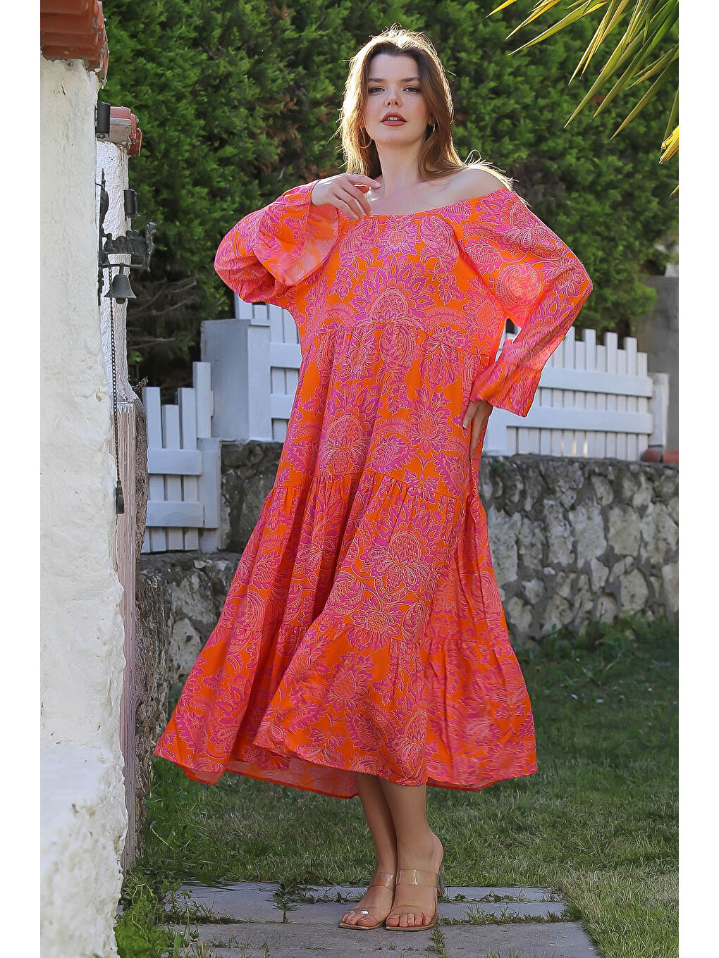 Turuncu Carmen Yaka Fırfırlı Kol Etek Ucu Fırfırlı Allover Baskılı Viskon Dokuma Elbise 130 60