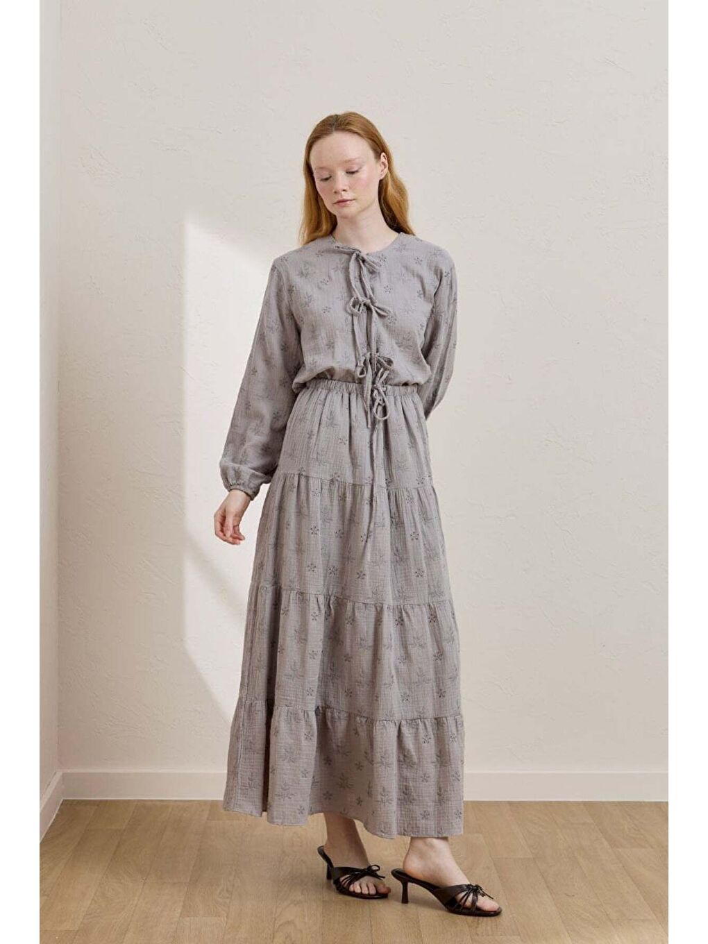 Gri Fistolu Müslin Kat Etek   3 Fiyonklu Bluz Takım